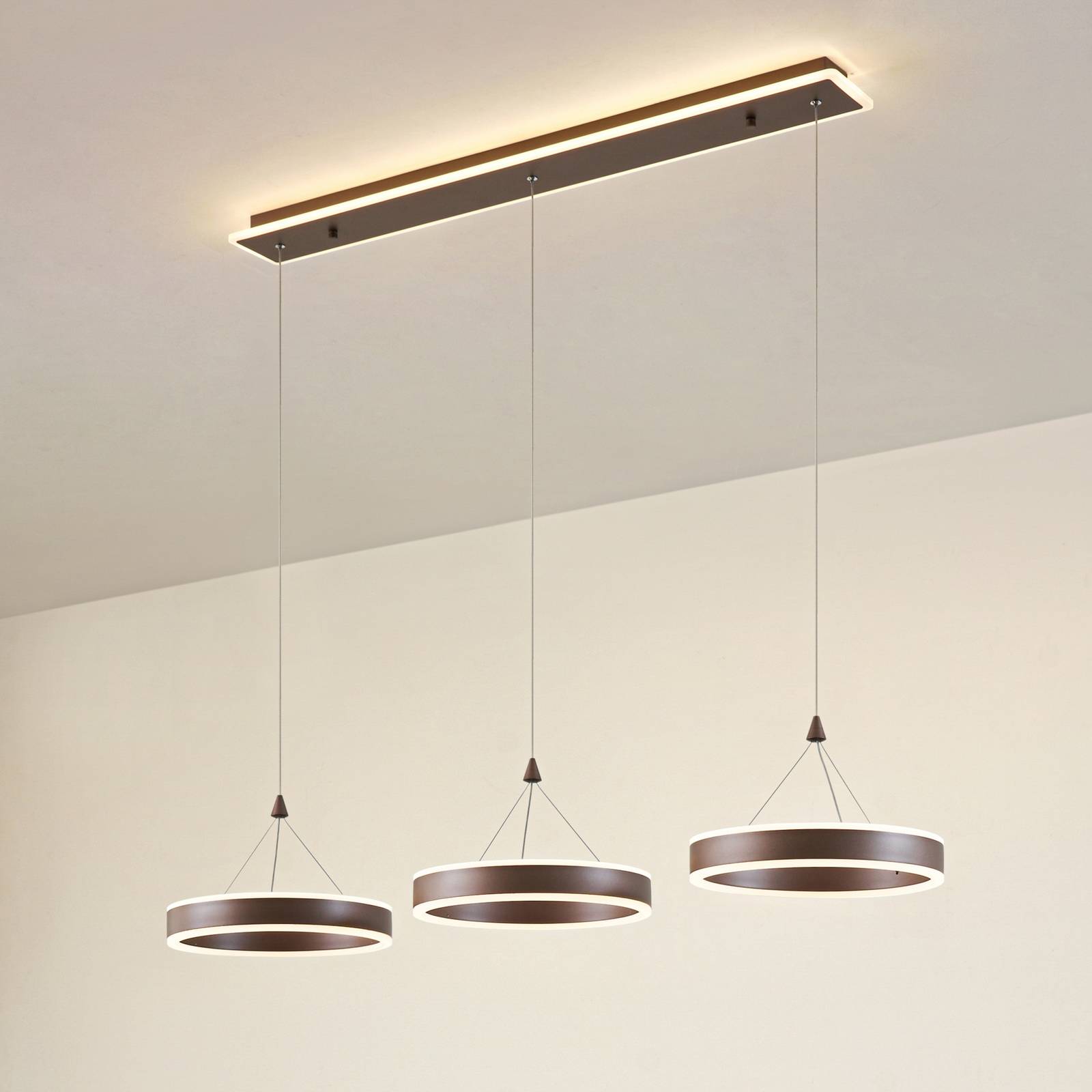 Lucande LED-Hängelampe Kolo, 114 cm, 3-flg., braun, dimmbar günstig online kaufen