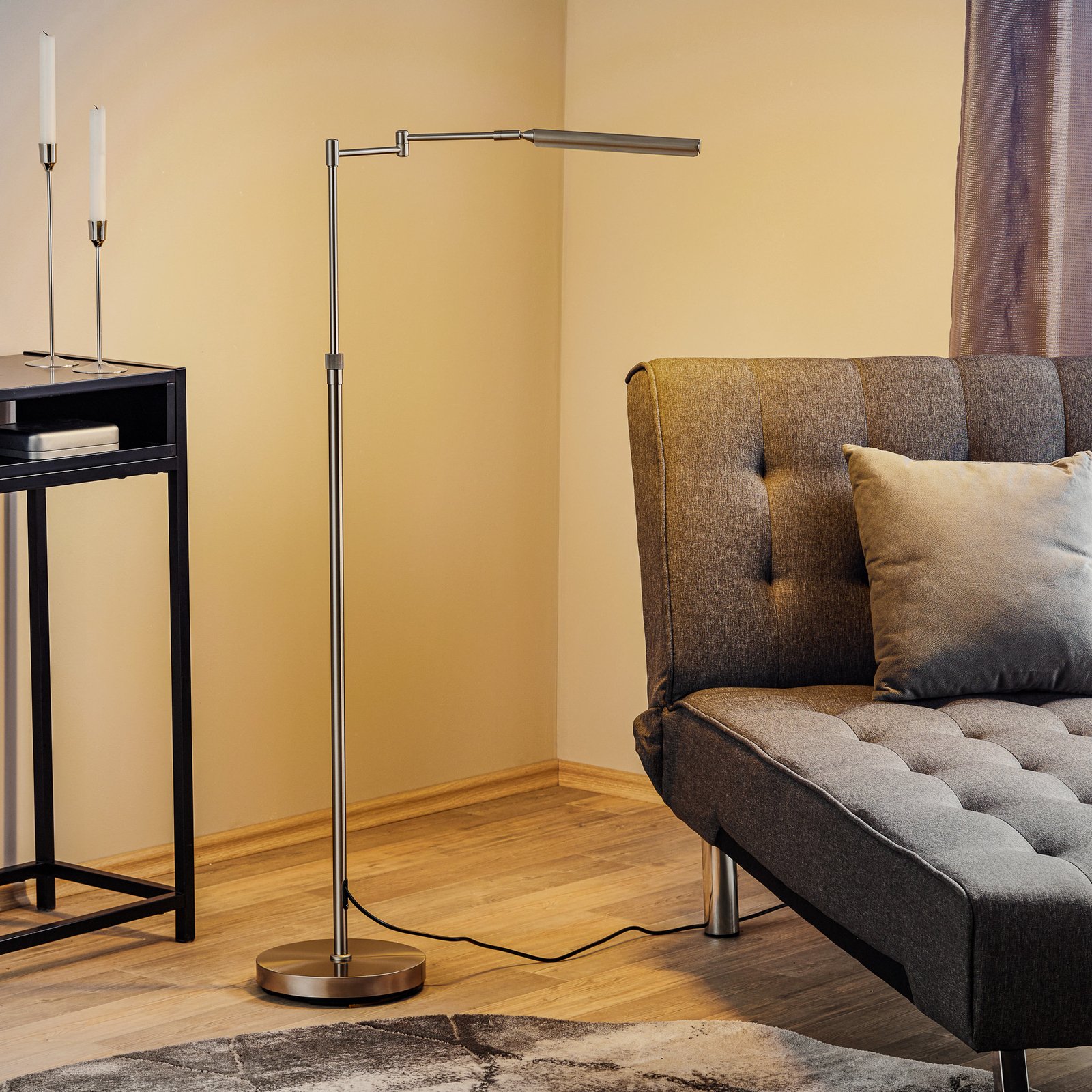 Nami LED floor lamp with foot dimmer, nickel
