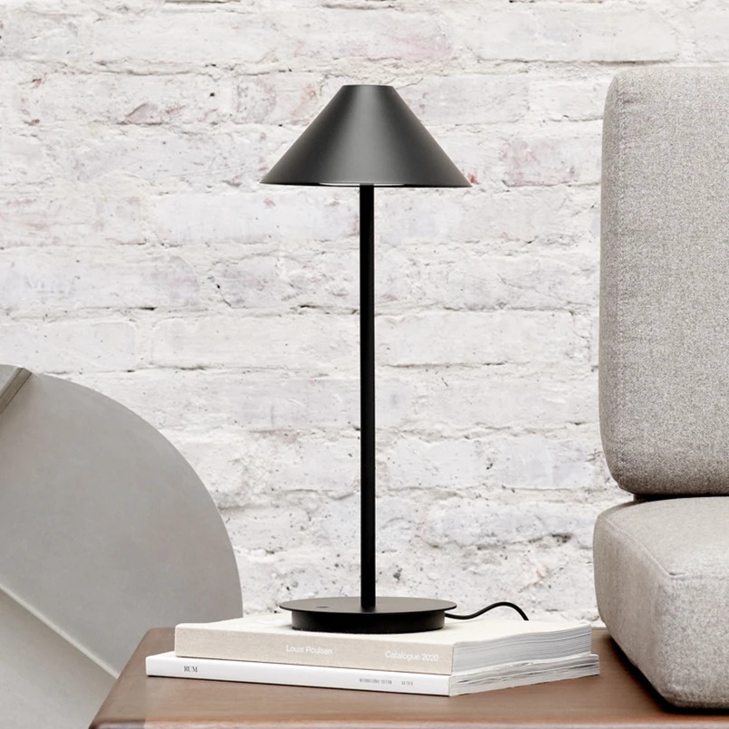 Louis Poulsen – Keglen 175 Tischleuchte Base 3000K Black