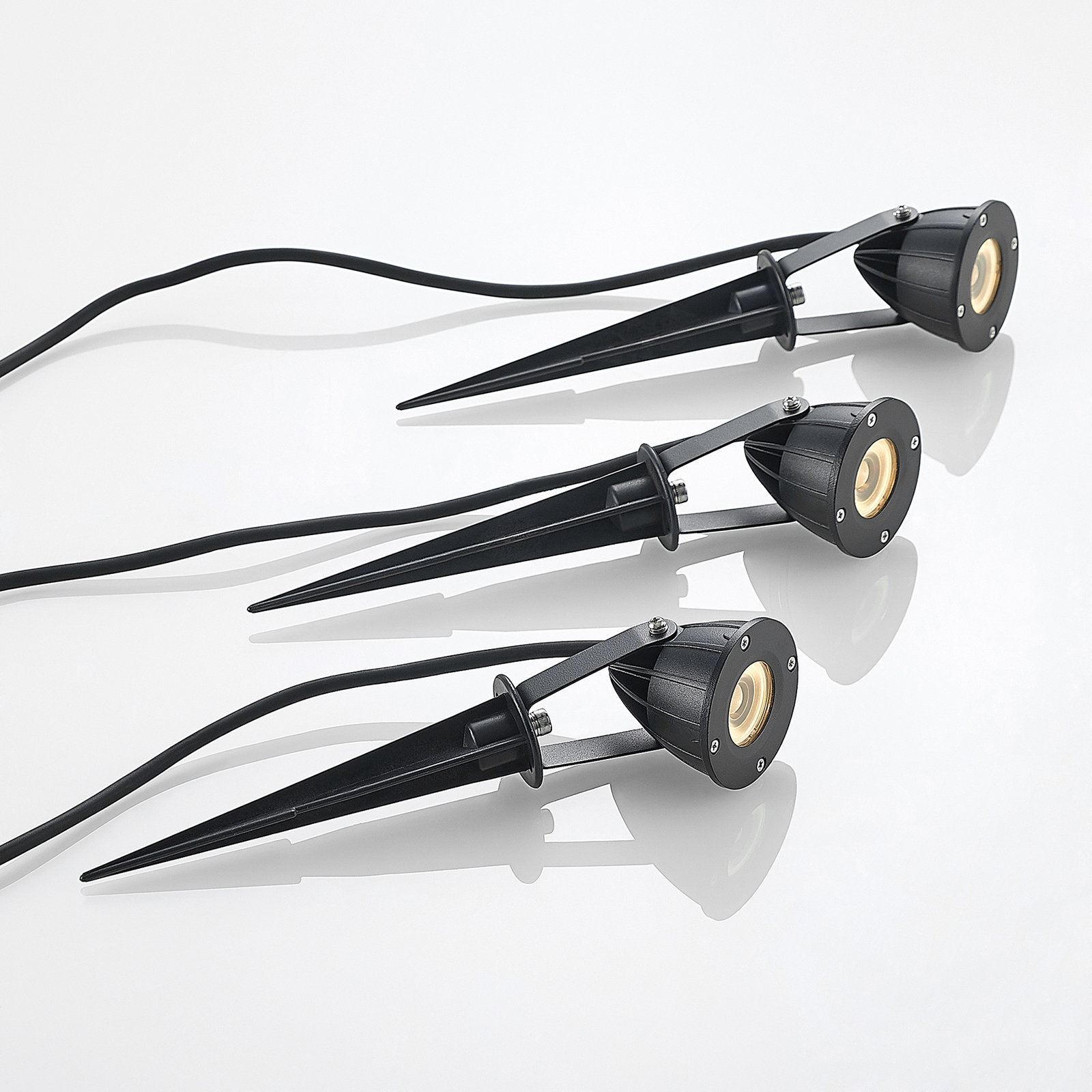 Lindby Irmina LED-Erdspießleuchten-Set, 3 Stück