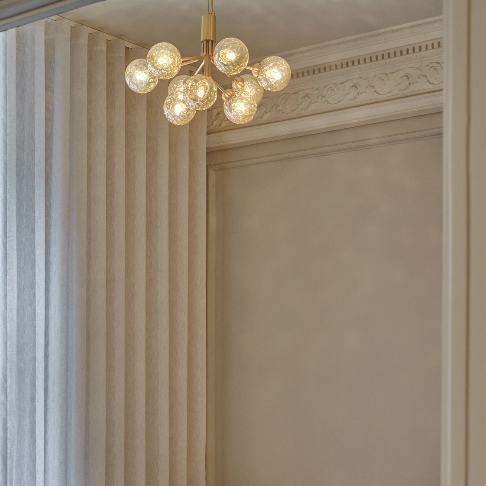 Nuura luster Apiales 9, Ø 60 cm, mosadzno-zlatá farba Nuura luster Apiales 9, Ø 60 cm, mosadzno-zlatá farba