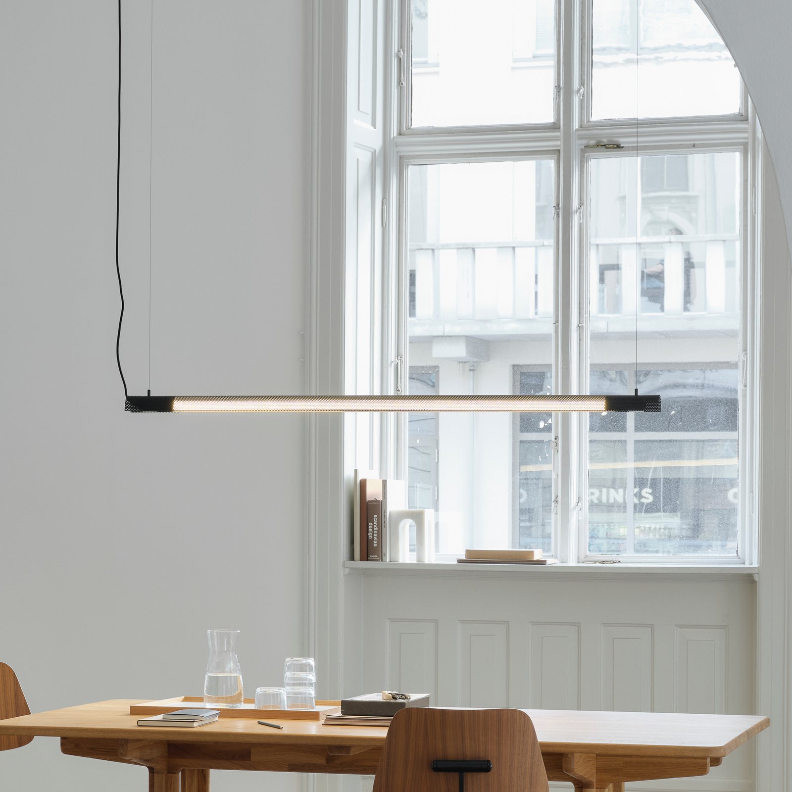 Suspension Radent, noire, longueur 70 cm, G13 - GEJST