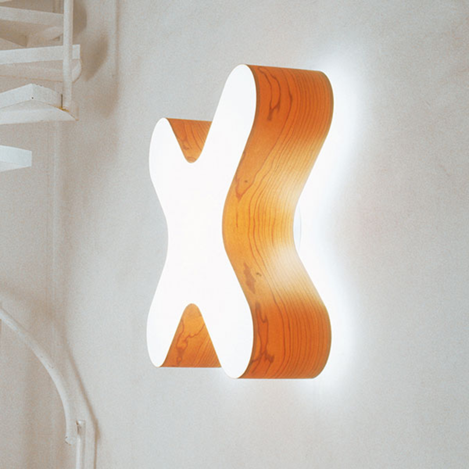 LZF X-Club LED-Wandleuchte 0-10V dimmbar, Furnier