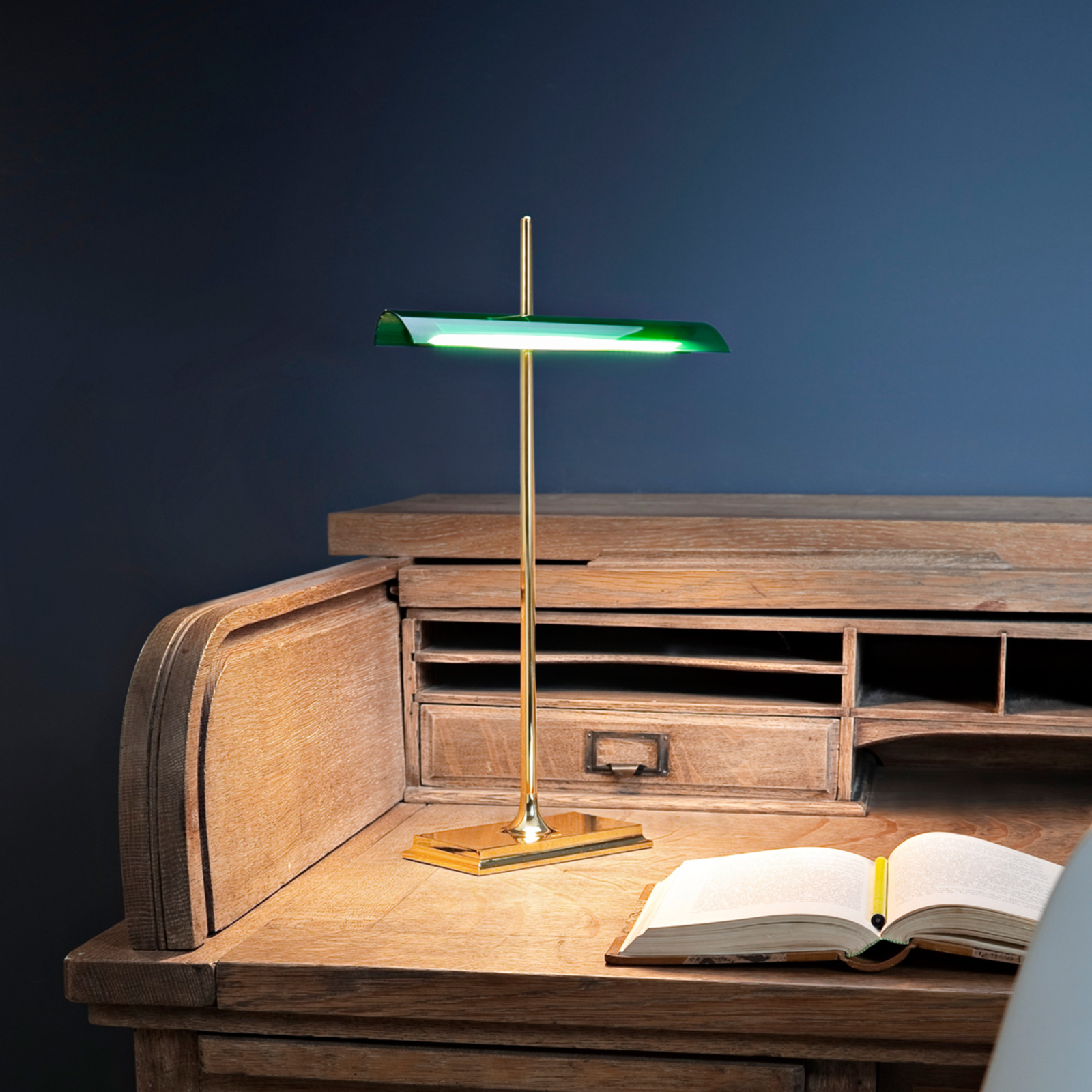 FLOS Goldman - Tischleuchte mit USB-Anschluss