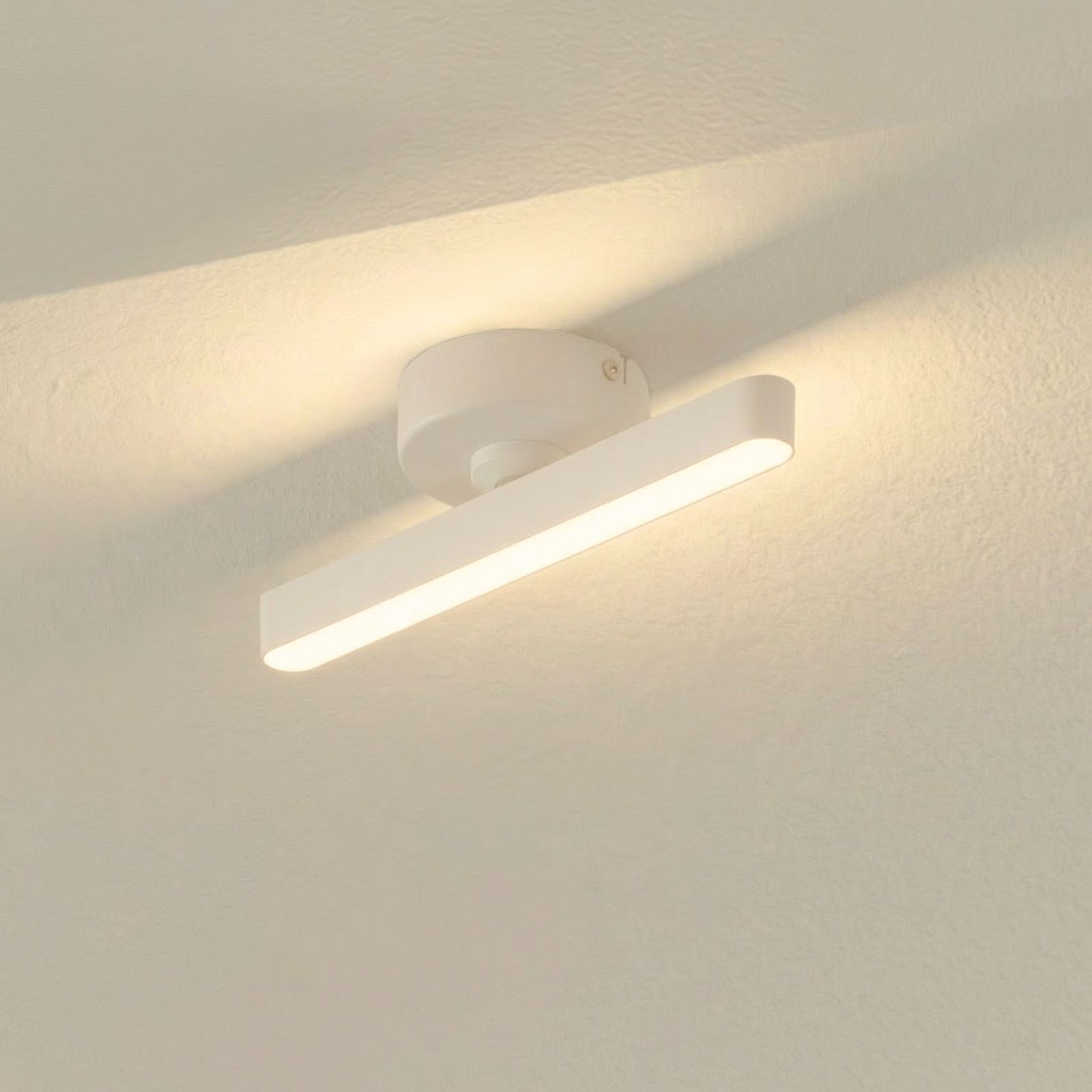 Lindby Eldrin LED spotlight, white, 1-bulb, batten light