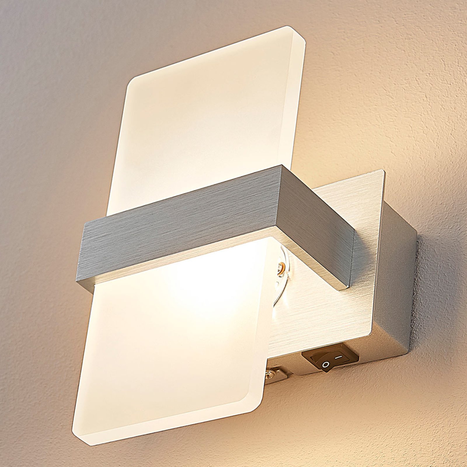 LED-Wandlampe Yorick, 18 cm, alu/weiß mit Schalter - Lindby