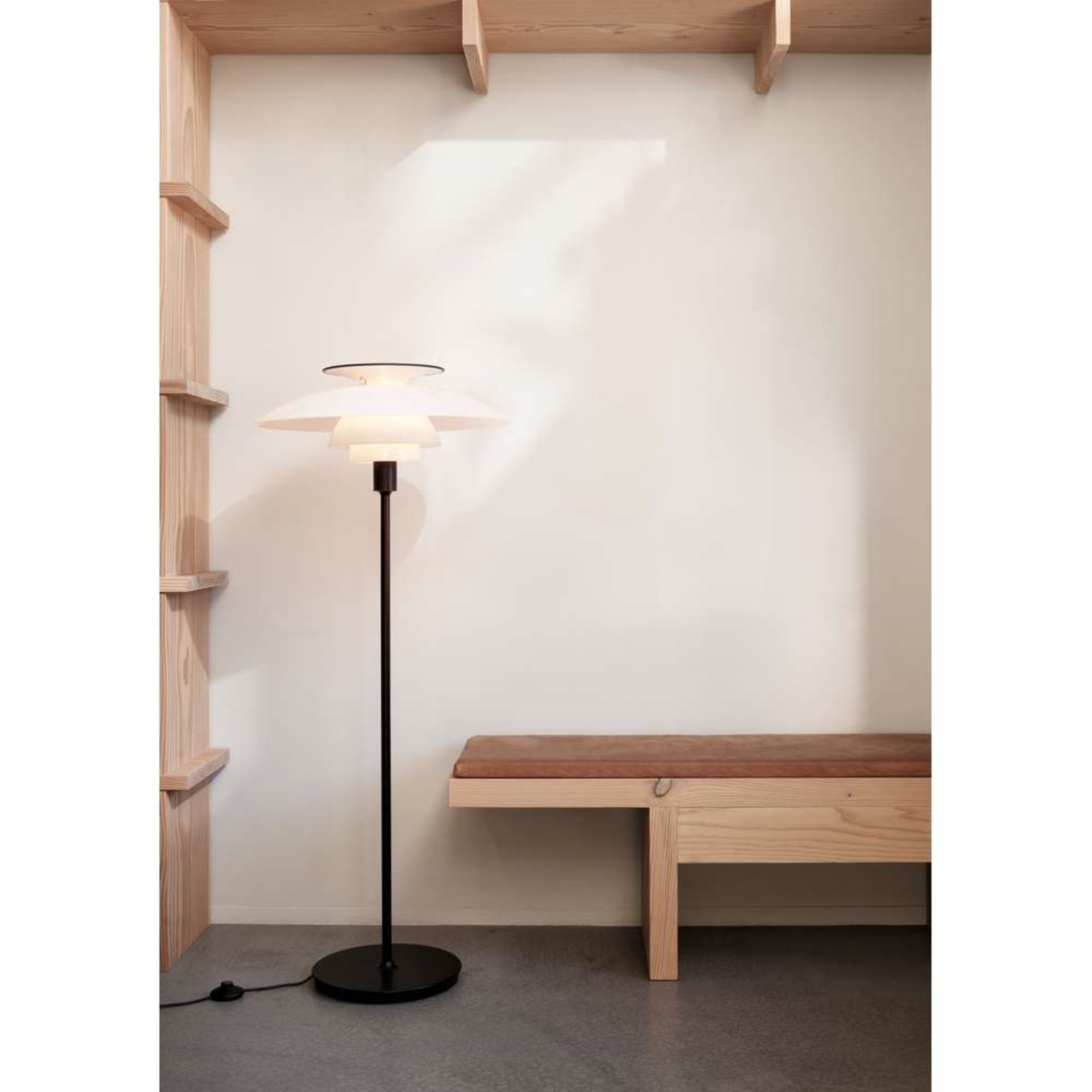 PH 80 Golvlampa Opal/Black - Louis Poulsen