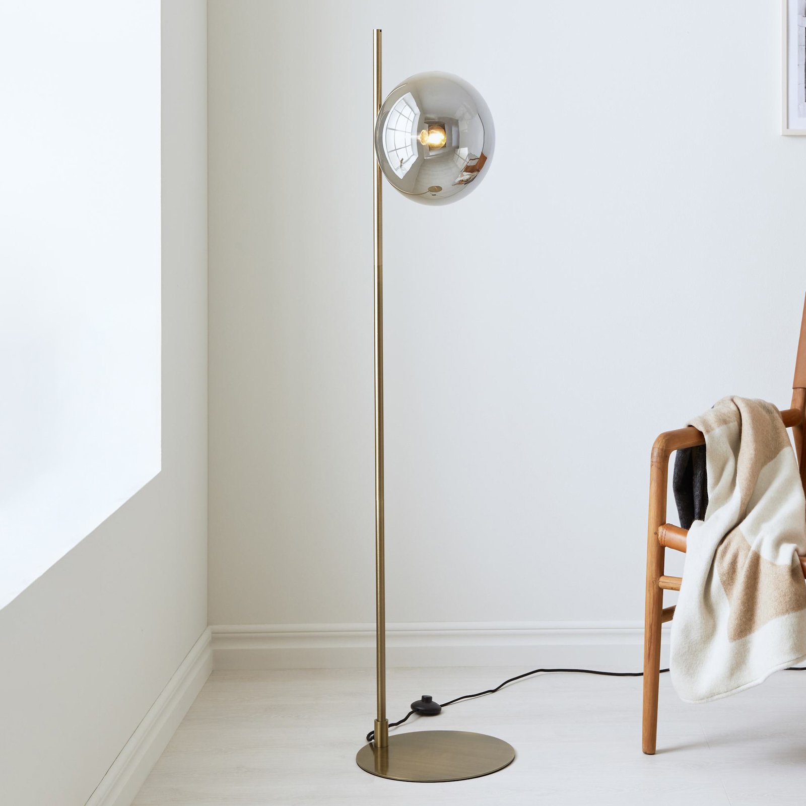 Dione floor lamp, brass/smoke grey, glass, iron