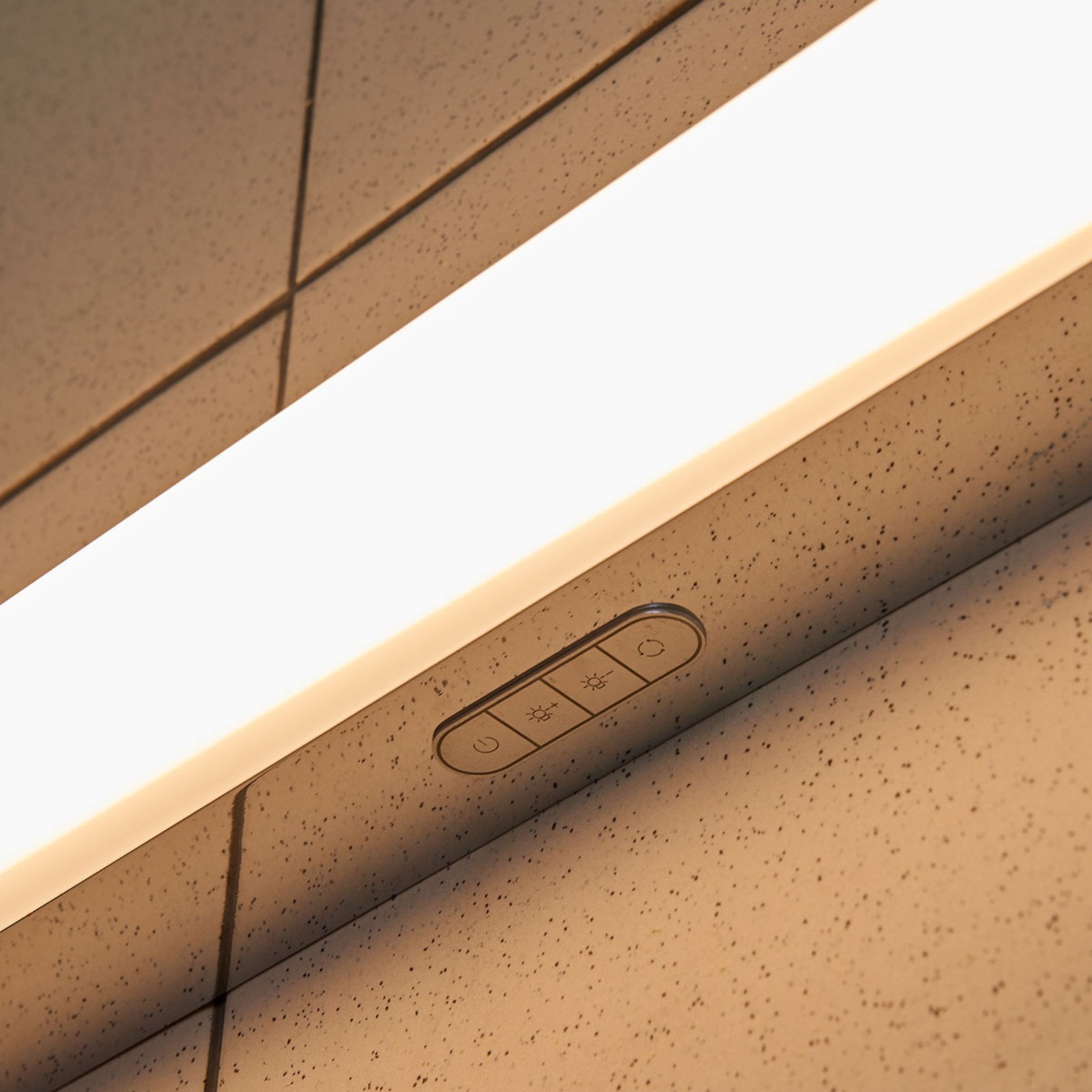 Jesko LED Nástěnné Svítidlo 3000-6500K L33 Chrome - Lindby