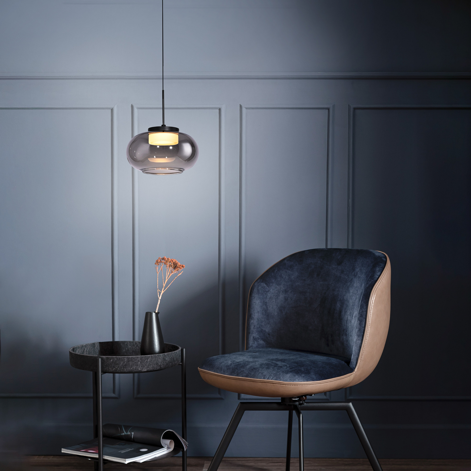 LED-visoka svetilka Sia, 1-žarek, dimno siva, 3.000 K LED-visoka svetilka Sia, 1-žarek, dimno siva, 3.000 K