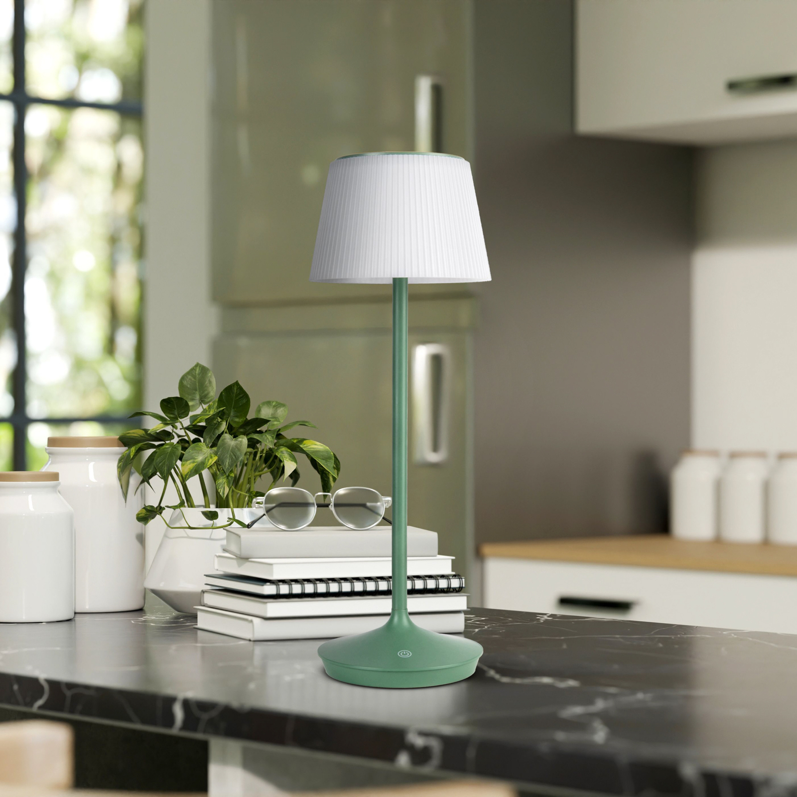 Lampe table solaire LED Emmi CCT recharge, verte
