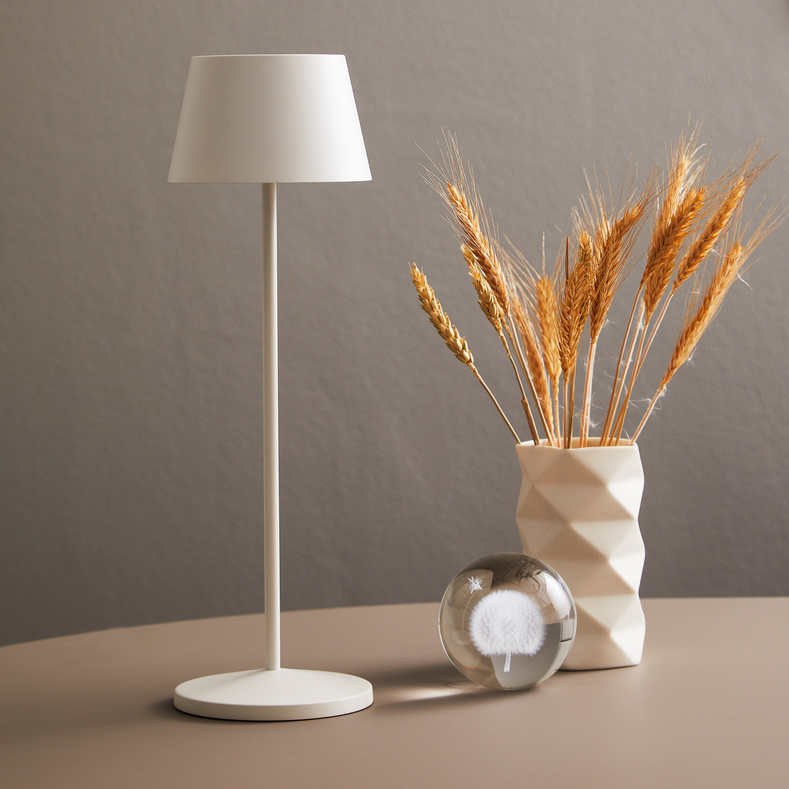 Modi Portable Lampe de Table White - Loom Design