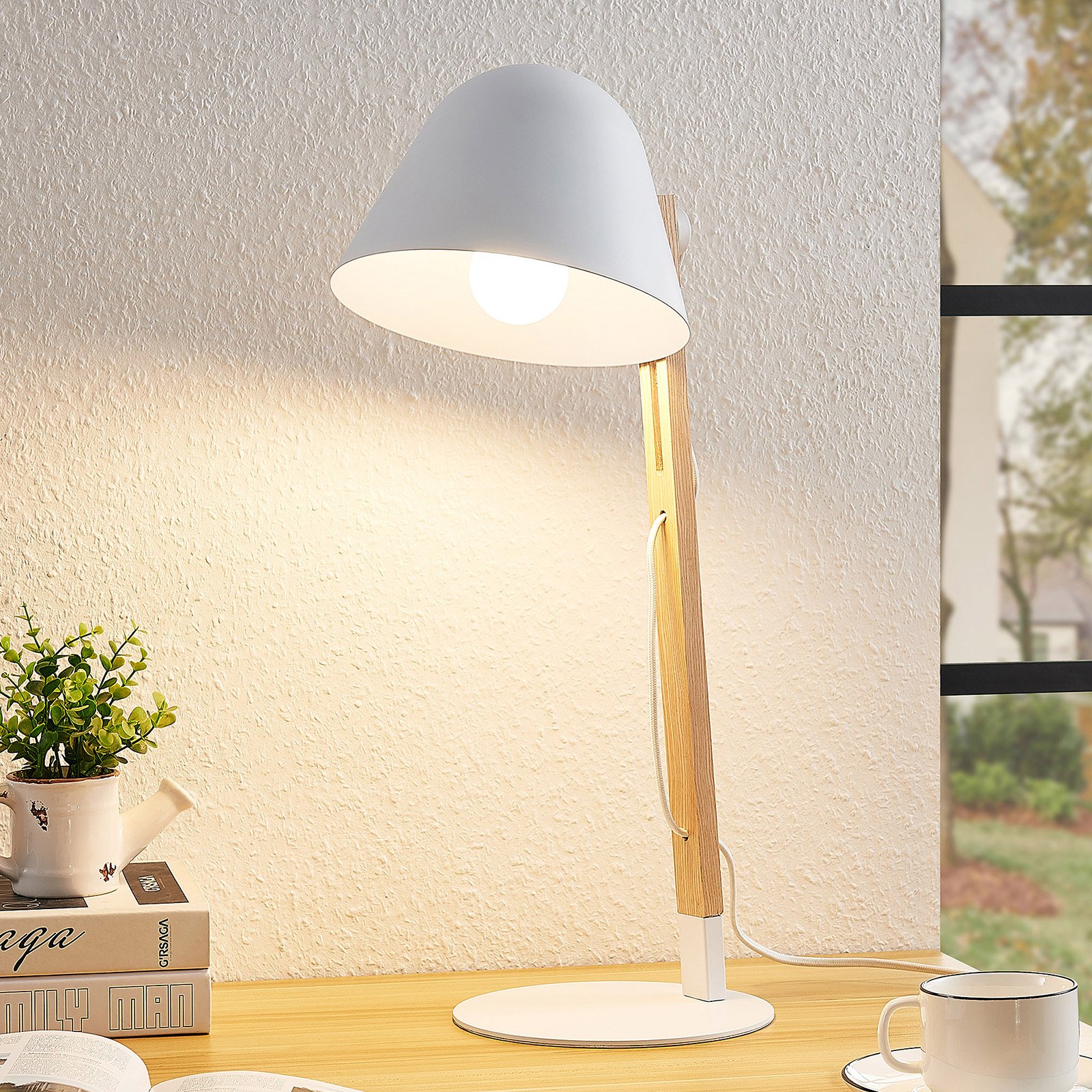 Lindby Tetja lampada da tavolo con legno, bianco