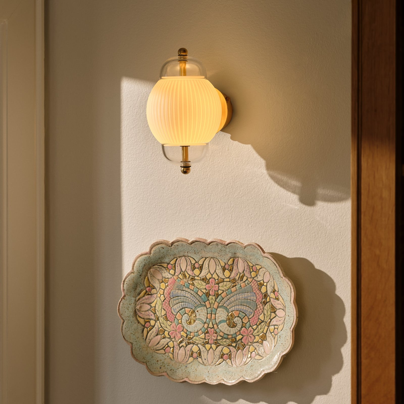 Zidna svjetiljka Shahin, ručno puhan staklo – Design By Us