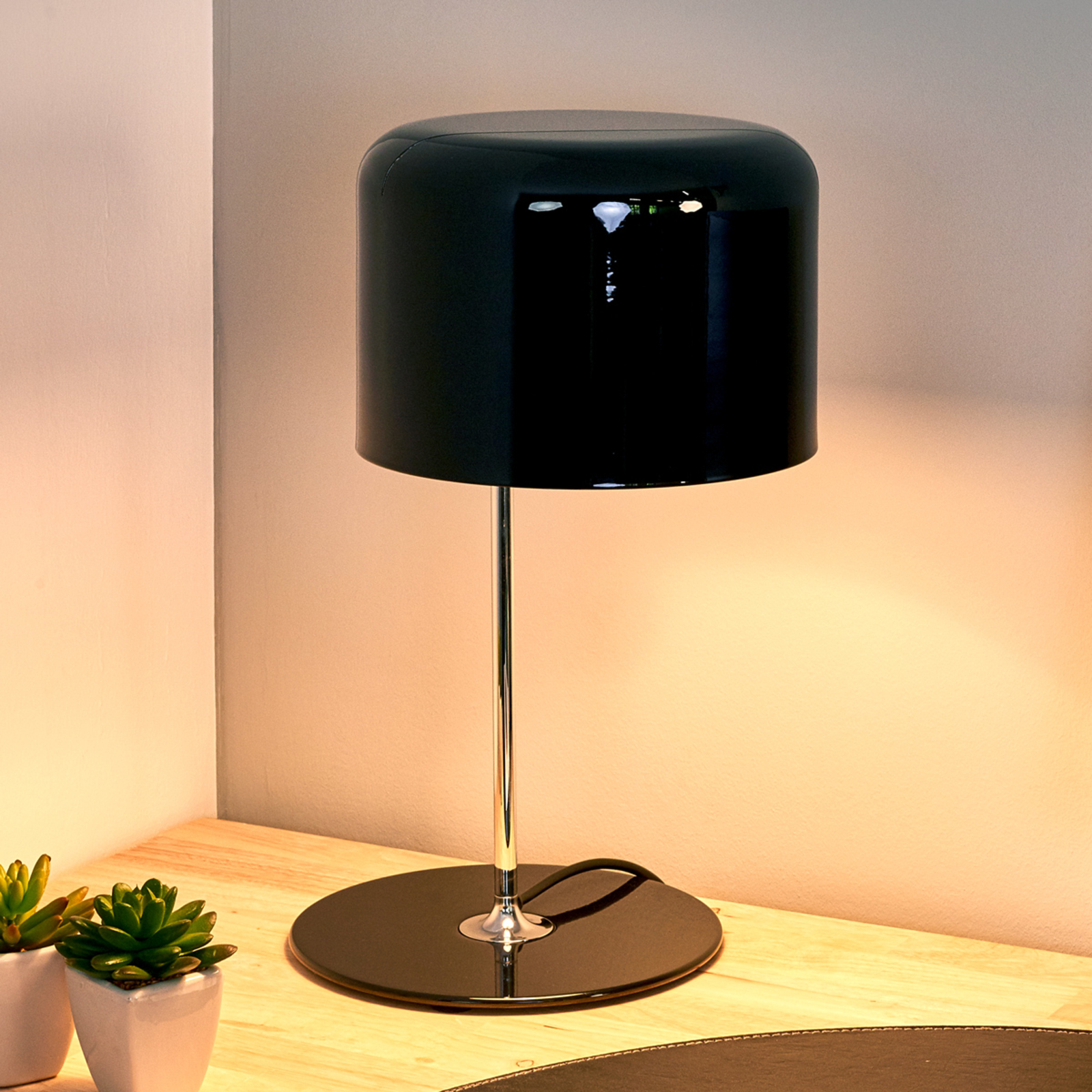 Oluce Coupé - tijdloze Design-tafellamp zwart