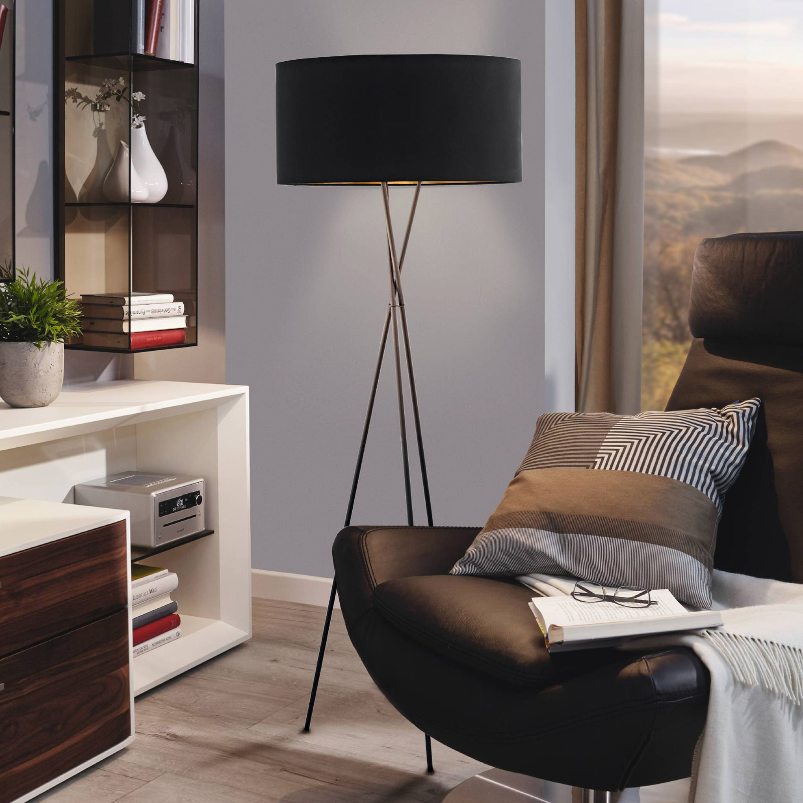 Fondachelli floor lamp with a black lampshade