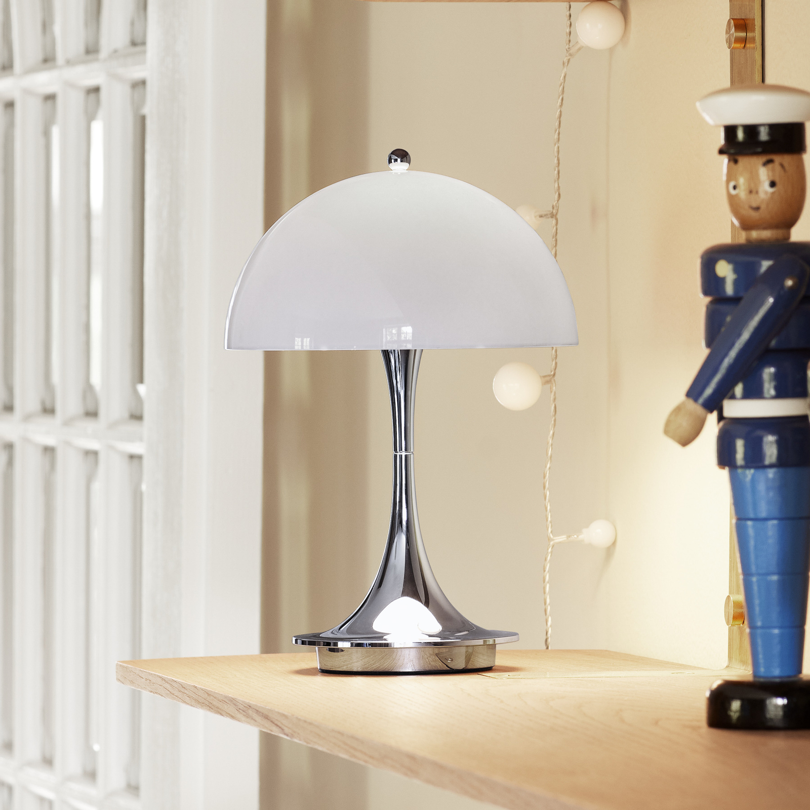 Louis Poulsen Panthella Portable V2 LED-bordlampe