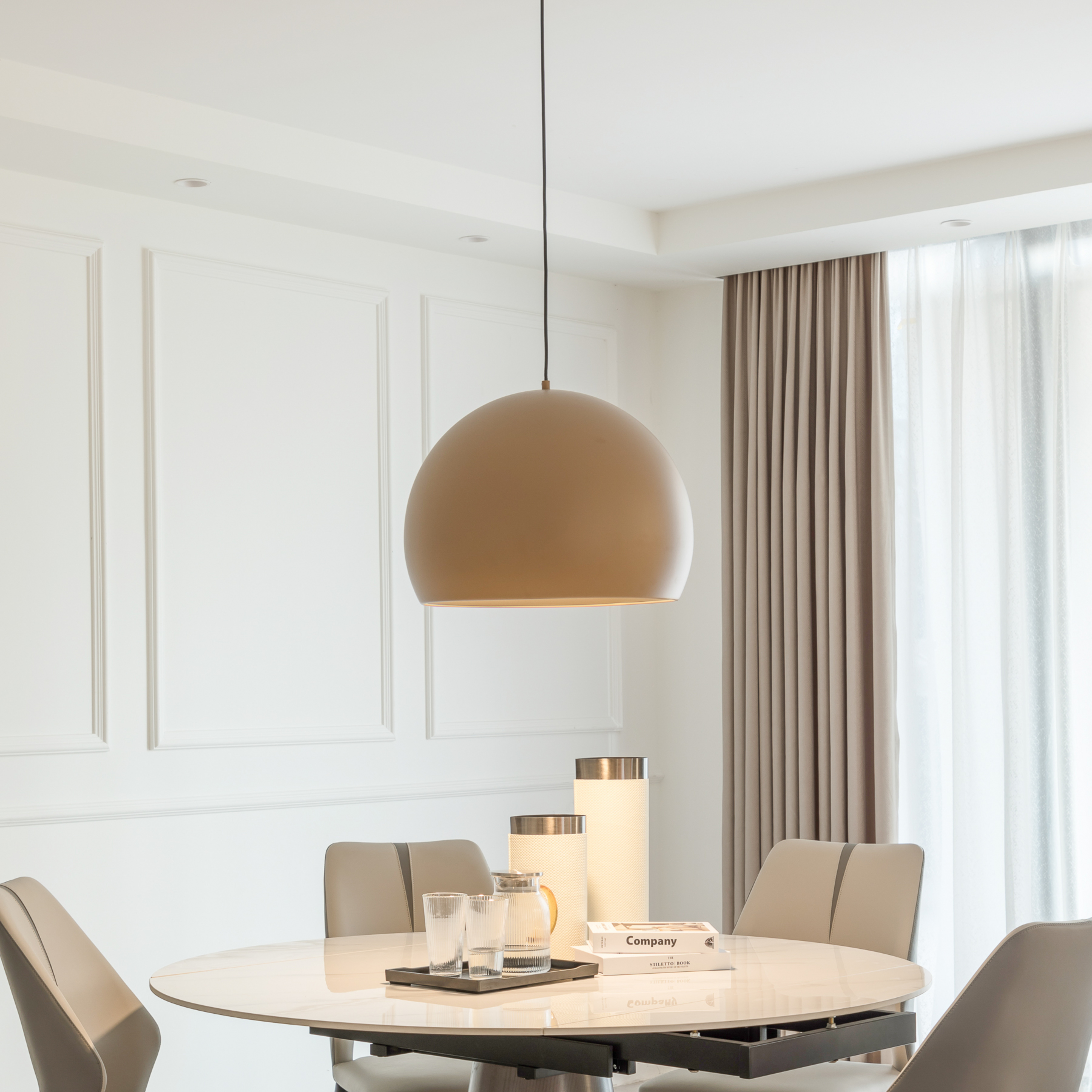 Lucande Lampada a sospensione Lythara, marrone, Ø 50 cm, alluminio