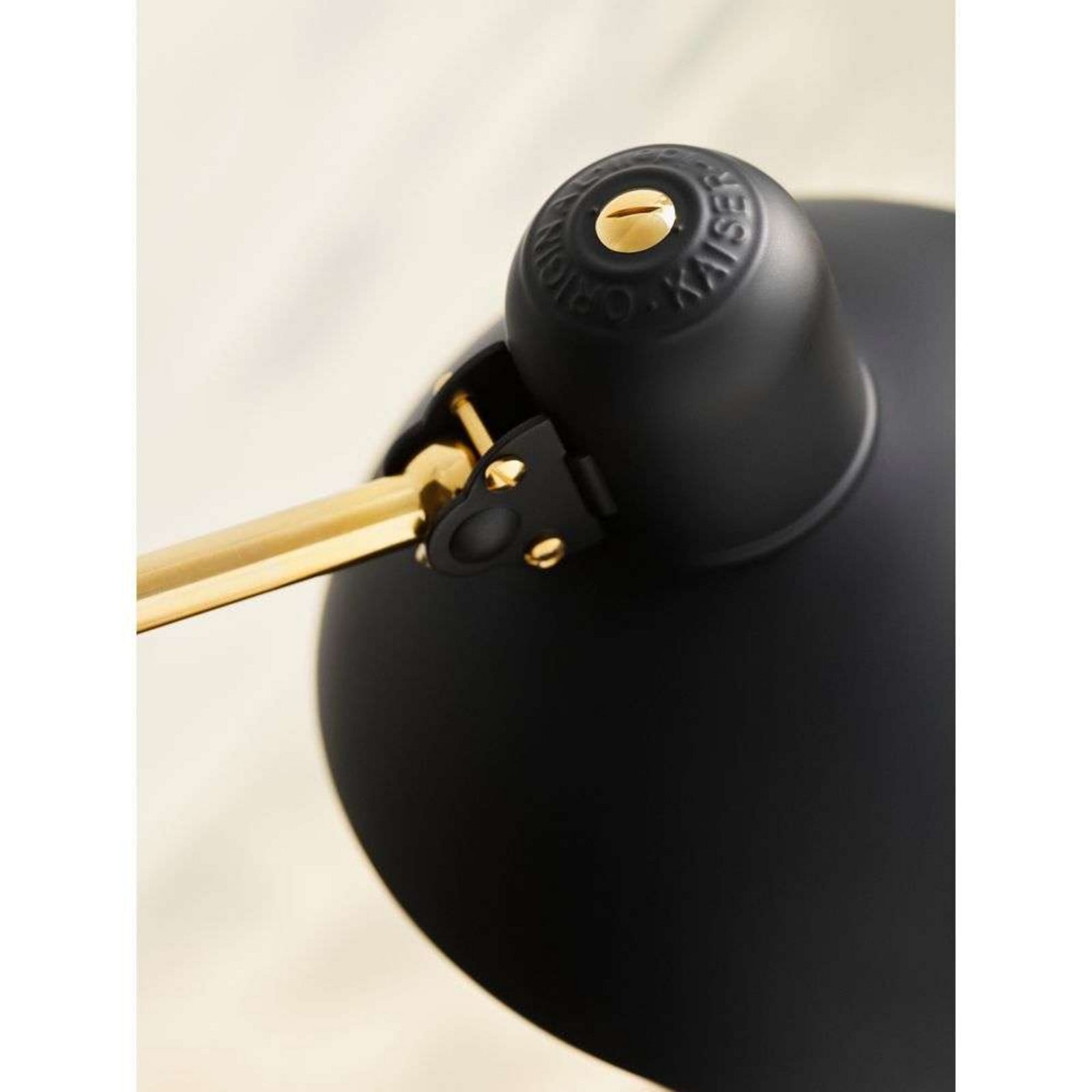 KAISER idell™ 6580-F Gulvlampe Mat Sort/Messing FRITZ HANSEN - Stue - Vintage - Metal billede