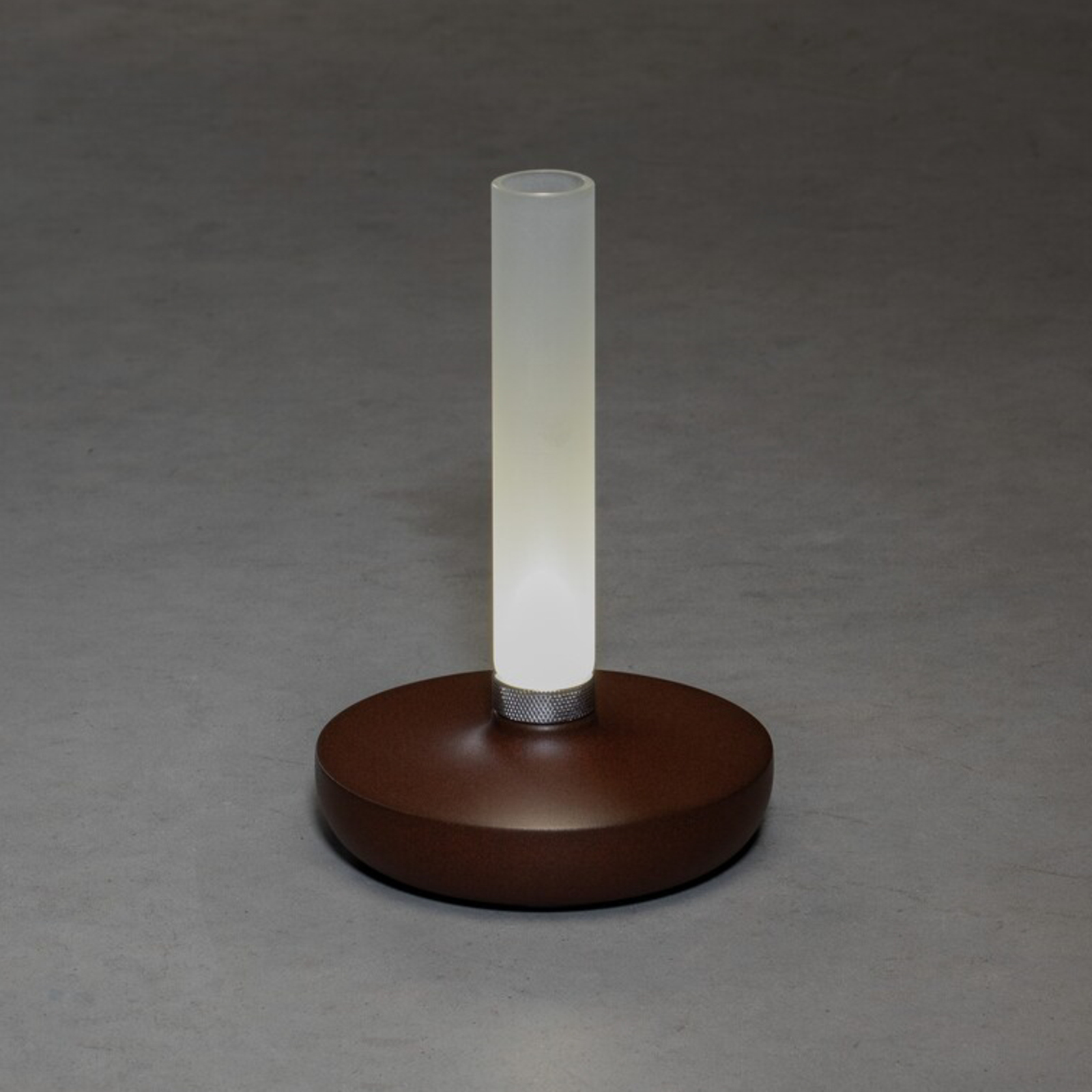 Biarritz LED table lamp, IP54, battery, CCT brown