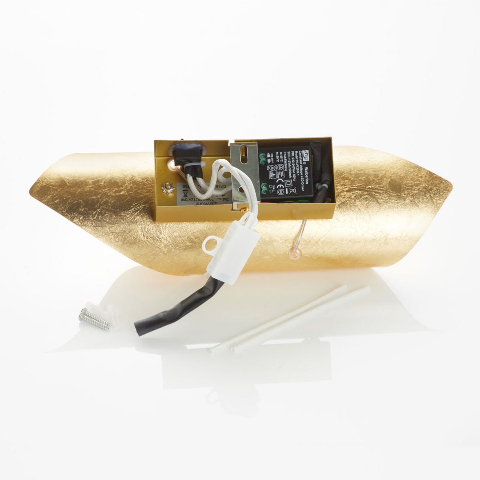 Gedraaide LED wandlamp Nevis uit metaal