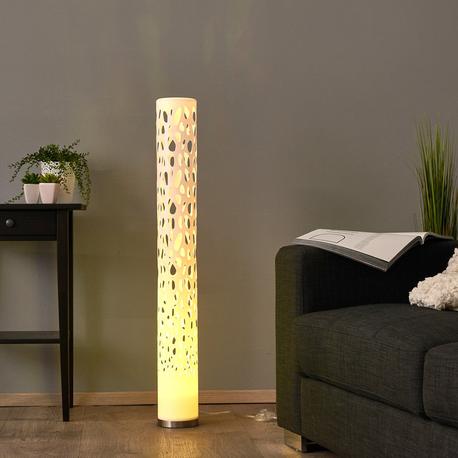 Dekorative Alisea RGBW-LED-Stehlampe