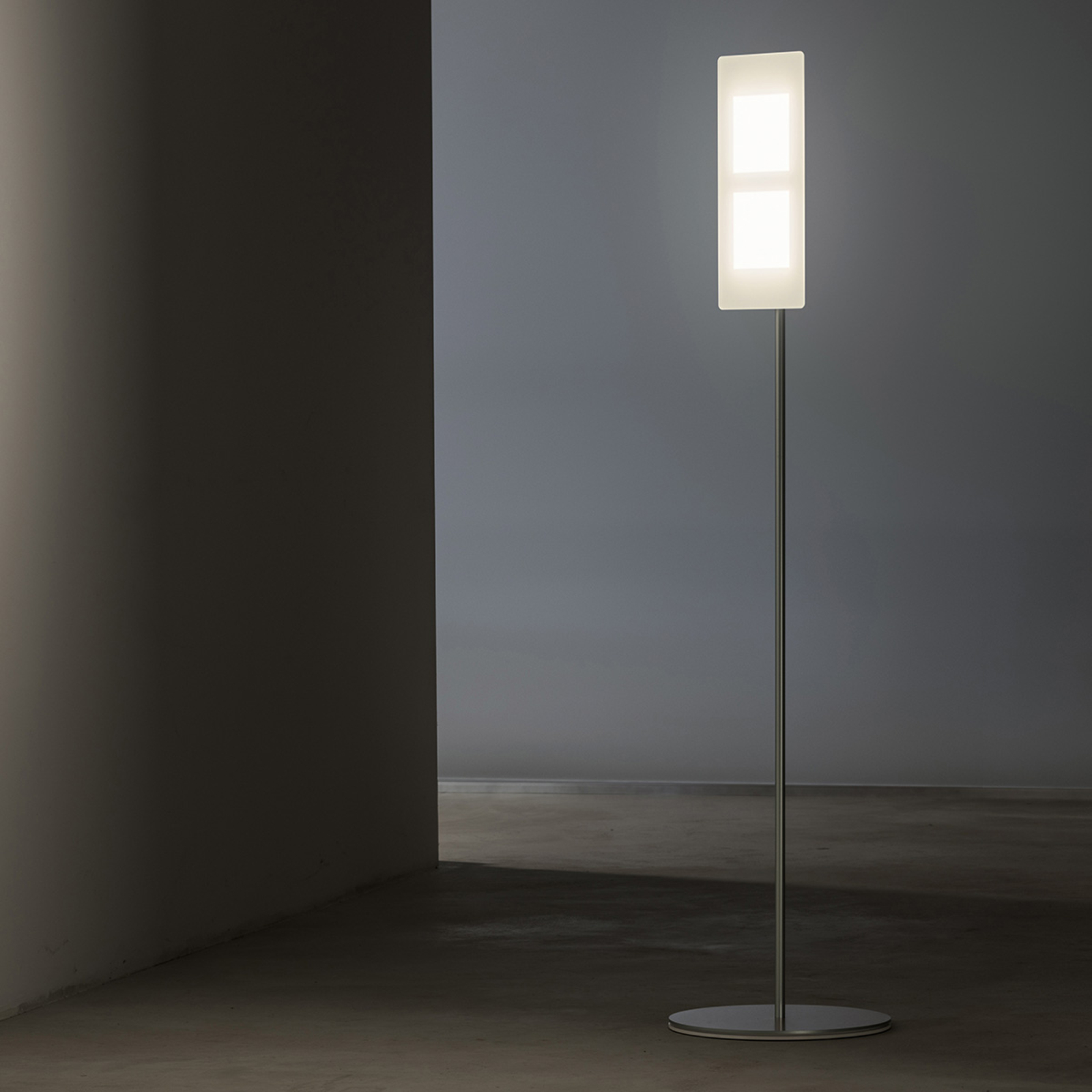 With OLEDs - floor lamp OMLED One f2 white