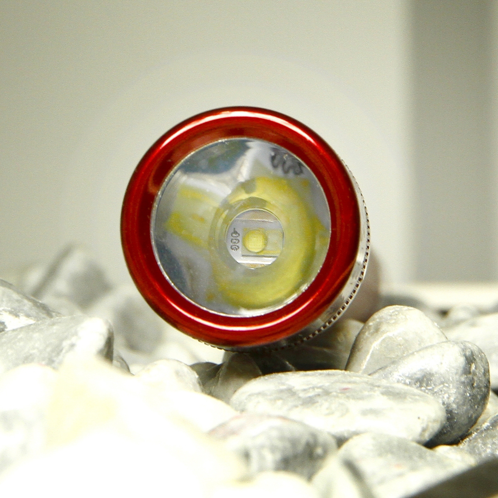 Maglite LED-Taschenlampe Mini, 2-Cell AA, Holster, rot