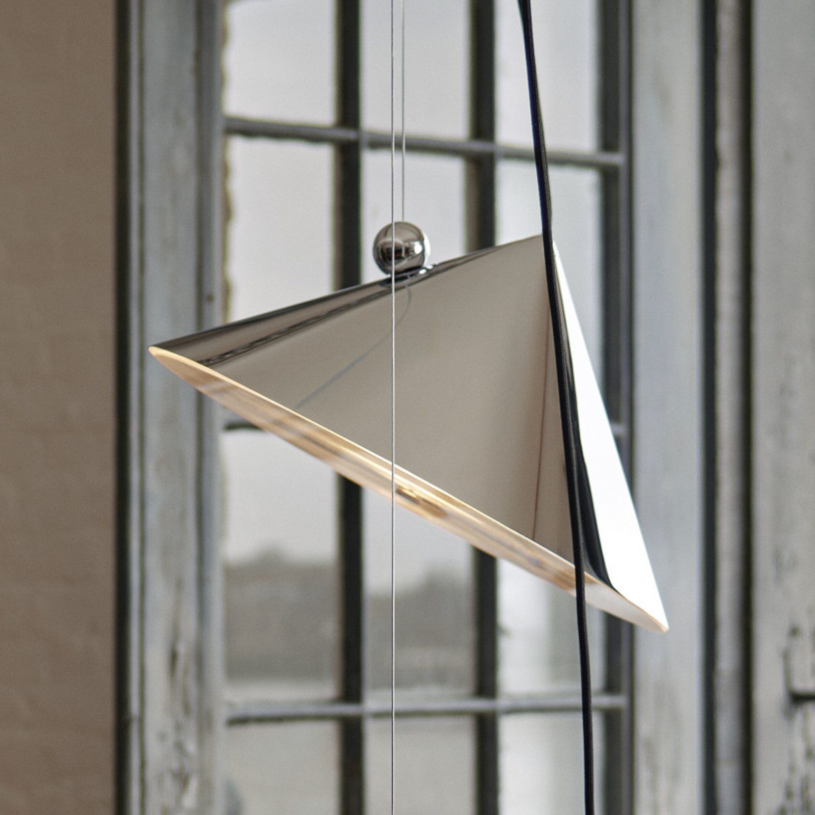 Lampă suspendată LED Pose de Tom Dixon argintiu Ø 43 cm oțel dimabil - Camera de zi / sufragerie - Design - Metal