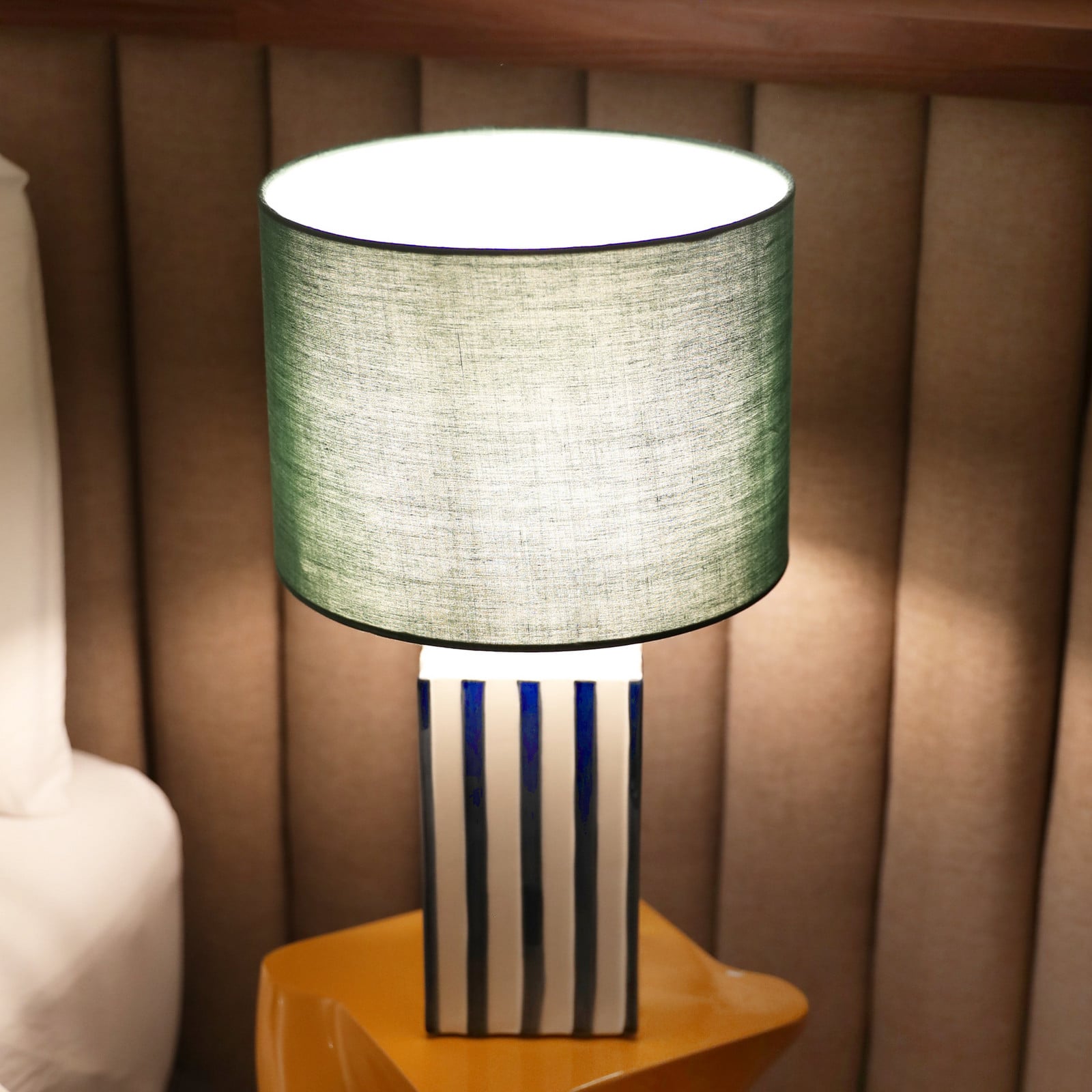 Lampe de table Check Streak, bleue/blanche/verte - &Klevering - Chambre à coucher - Design - Céramique Lampe de table Check Streak, bleue/blanche/verte - &Klevering - Chambre à coucher - Design - Céramique