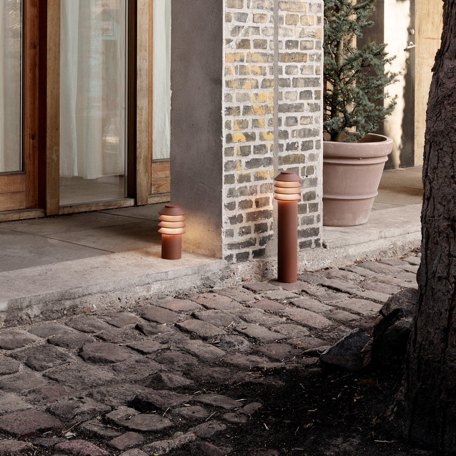 Lampa de grădină Bysted Garden Short LED 2700K cu bază Corten - Louis Poulsen