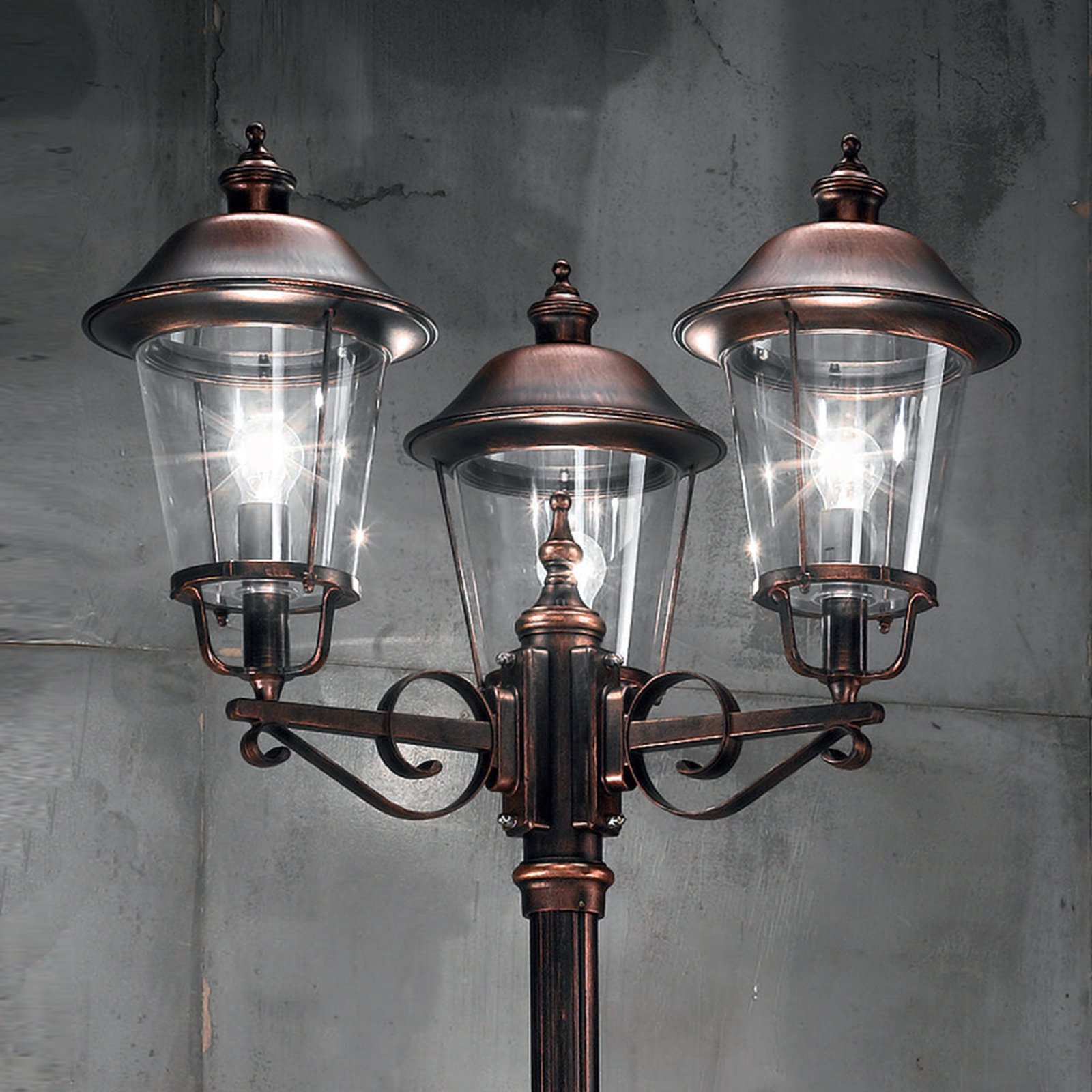 Mariella stolplampa med 3 lampor