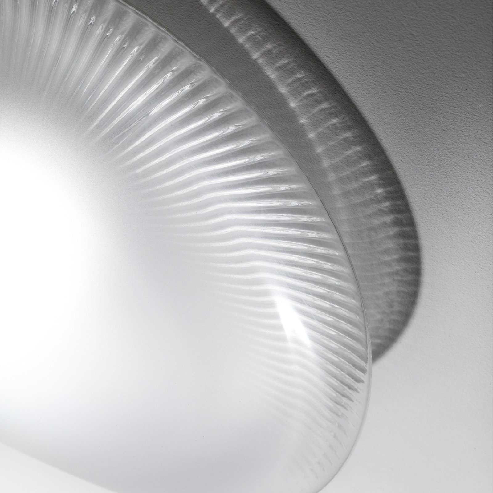 Powerful Loop glass ceiling light with LED 3000 K