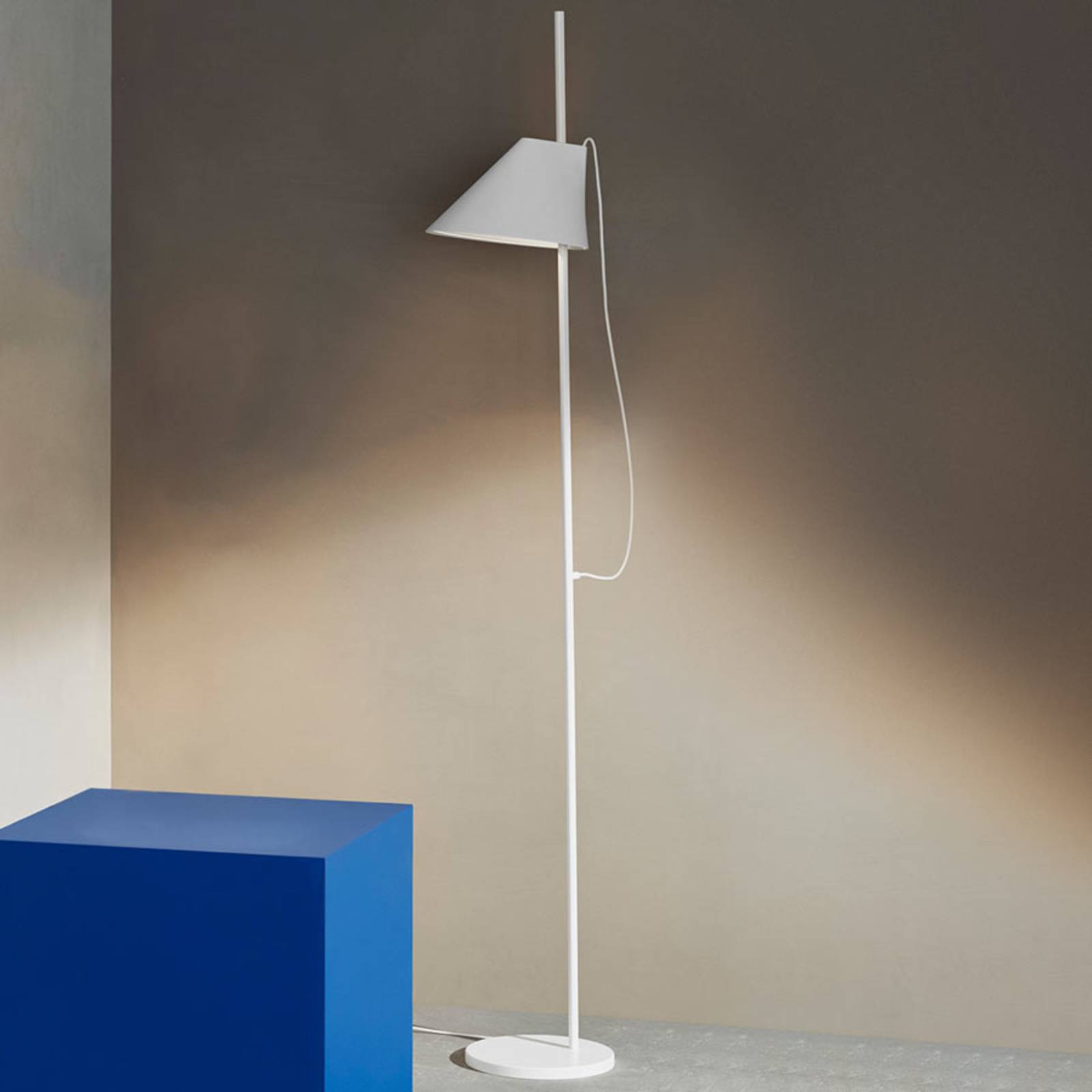 Louis Poulsen Yuh, lampa stołowa LED, biała