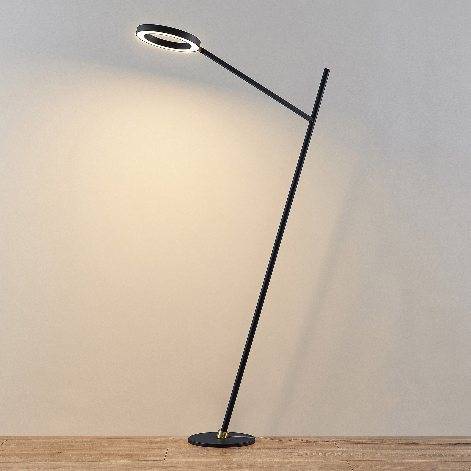 Lucande Nimbe LED stojací lampa, černá, stmívač