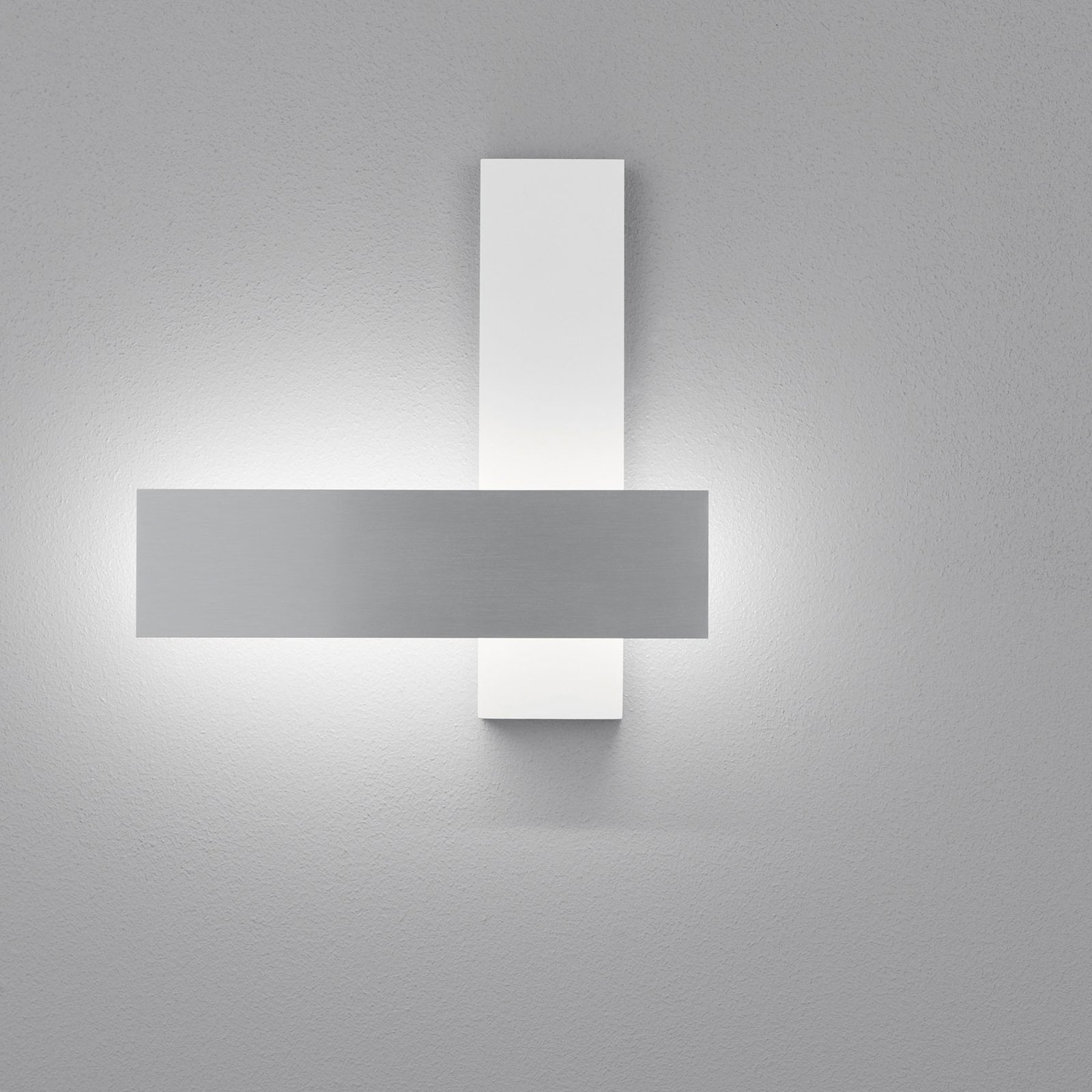 Helestra Dex LED wall lamp, adjustable front