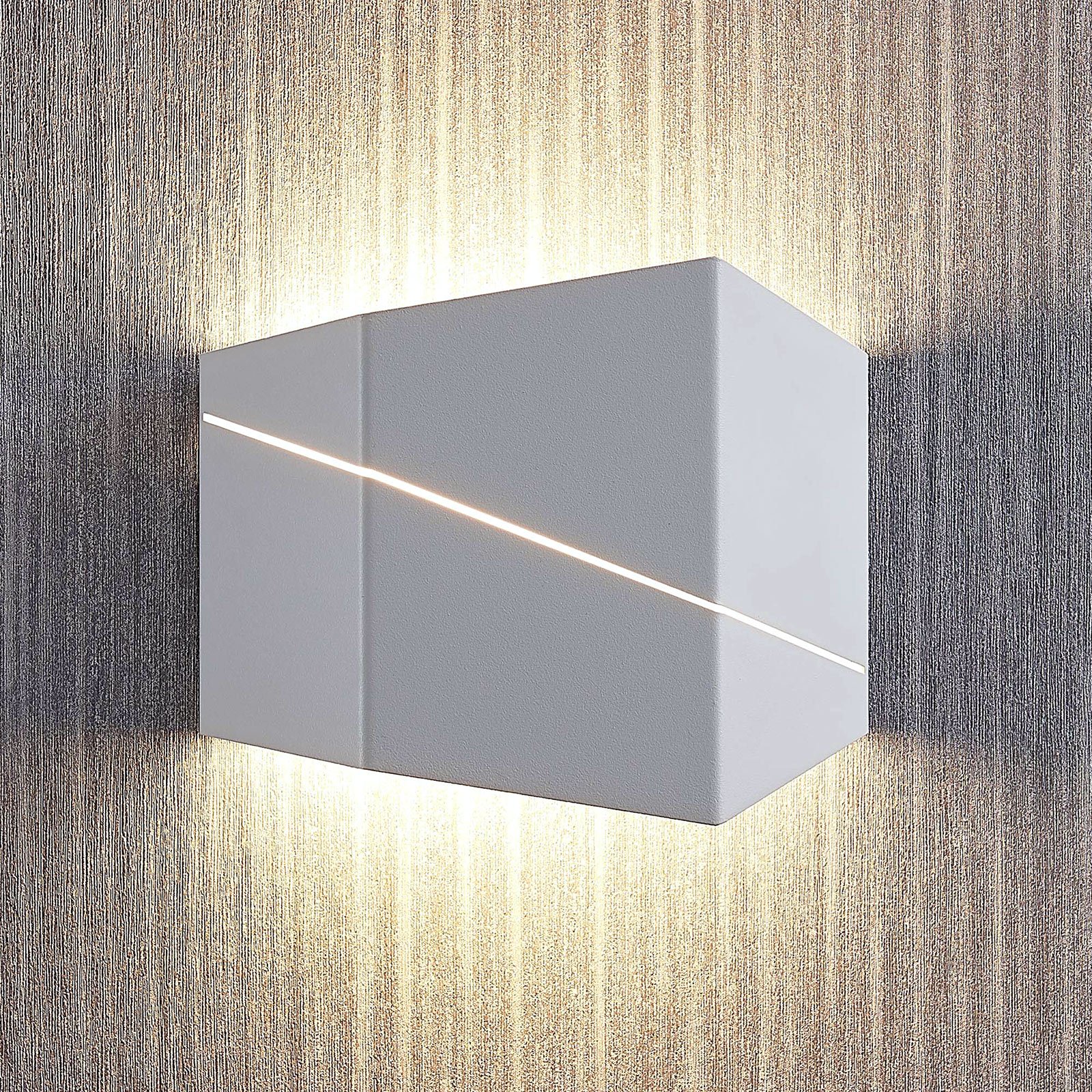Lindby Nikolae LED wall light, 18 cm, white, for Living / Dining Room, metal, 6.5 W, energy efficiency: A+, W: 18 cm, H: 14.5 cm