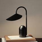 ferm LIVING LED dobíjacia stolová lampa Arum, čierna, stmievateľná, IP44