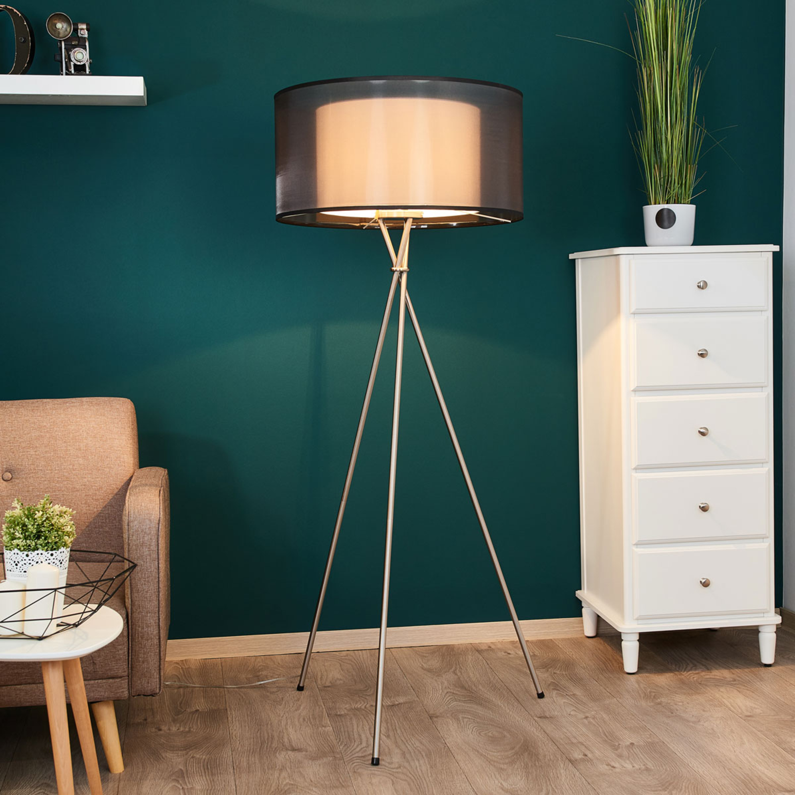 Freelight Treppiedi trebenet standerlampe i tekstil - indendørsbelysning Stue - spisebordslampe