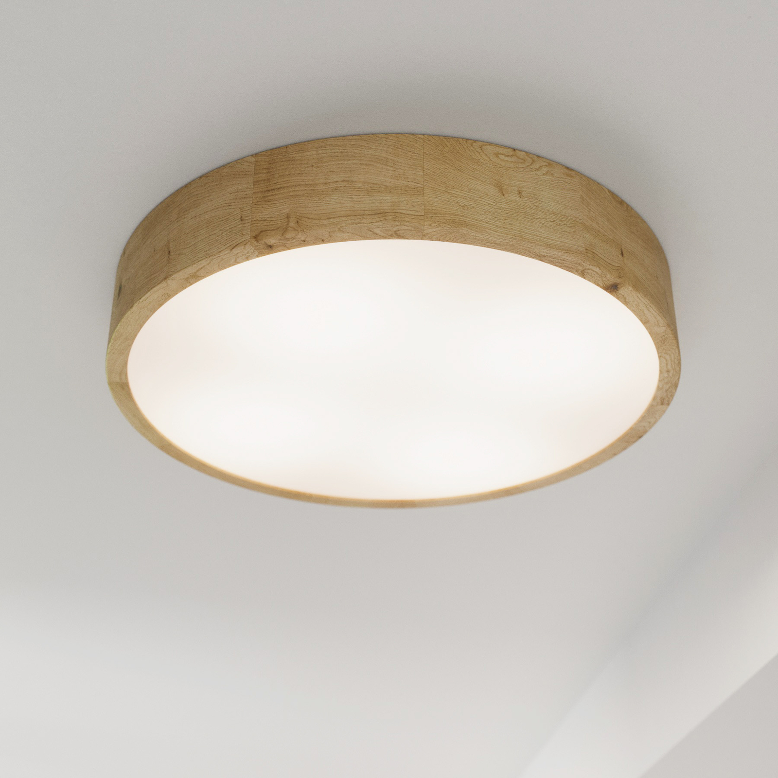 Cleo ceiling light, Ø 48 cm, oak