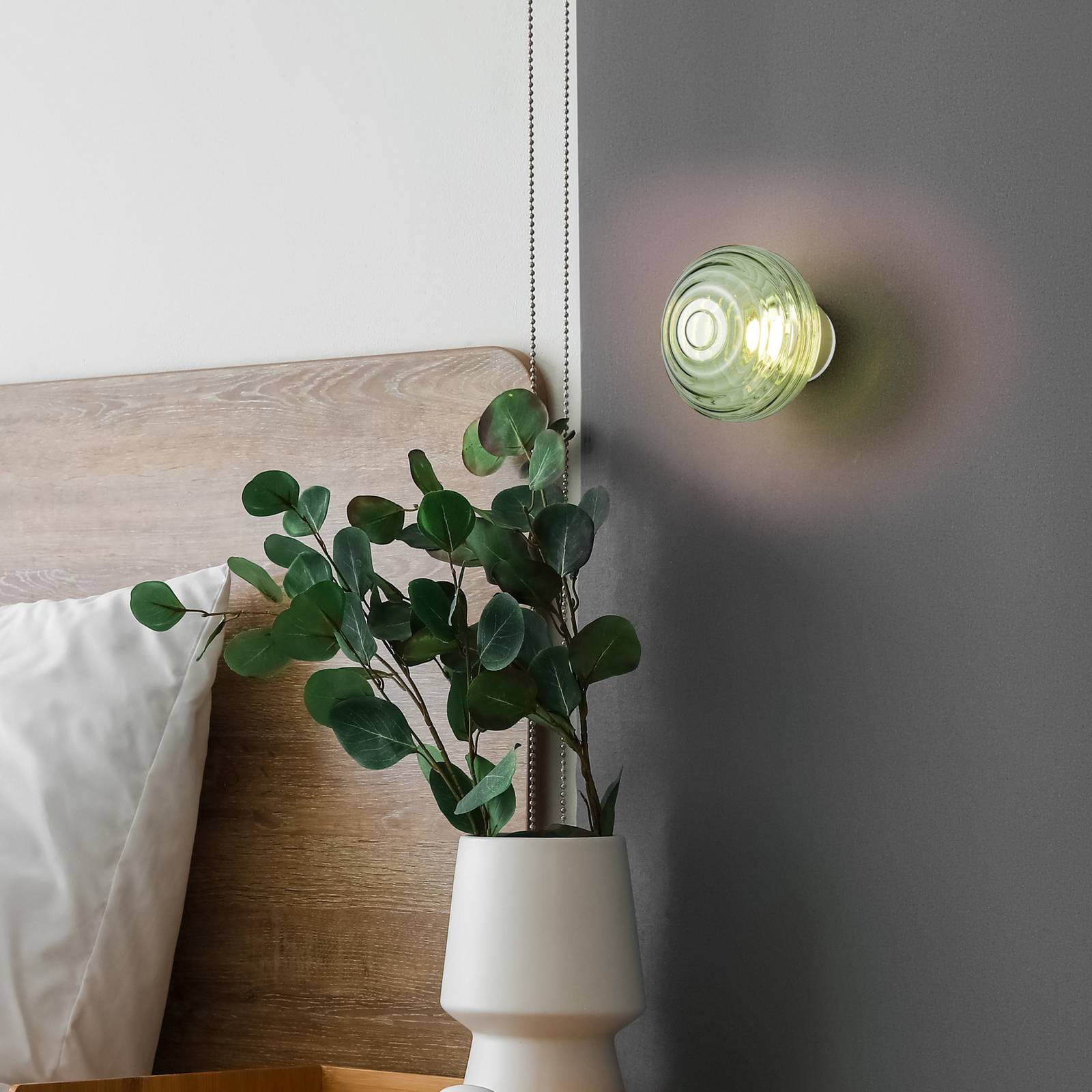 LED-Akku-Wandleuchte Earl, messing/grün, Glas, Ø 15,5 cm günstig online kaufen