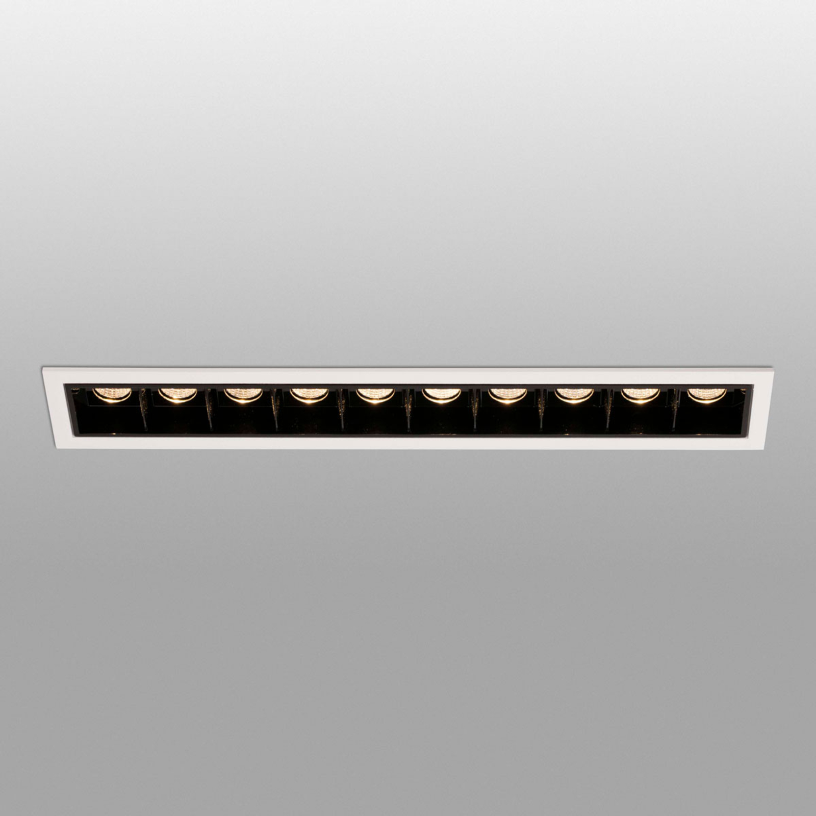 Troop LED recessed light with frame, 10-bulb