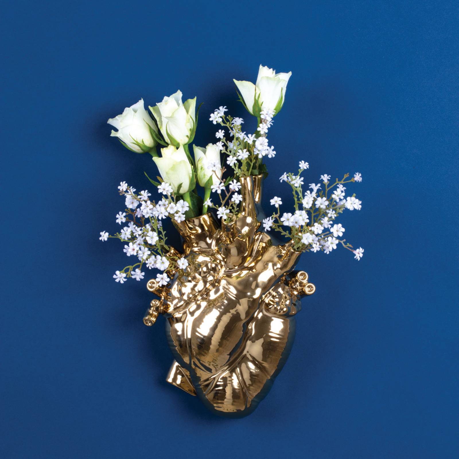 SELETTI Love in Bloom-vase gullfarget hjerteformet porselen