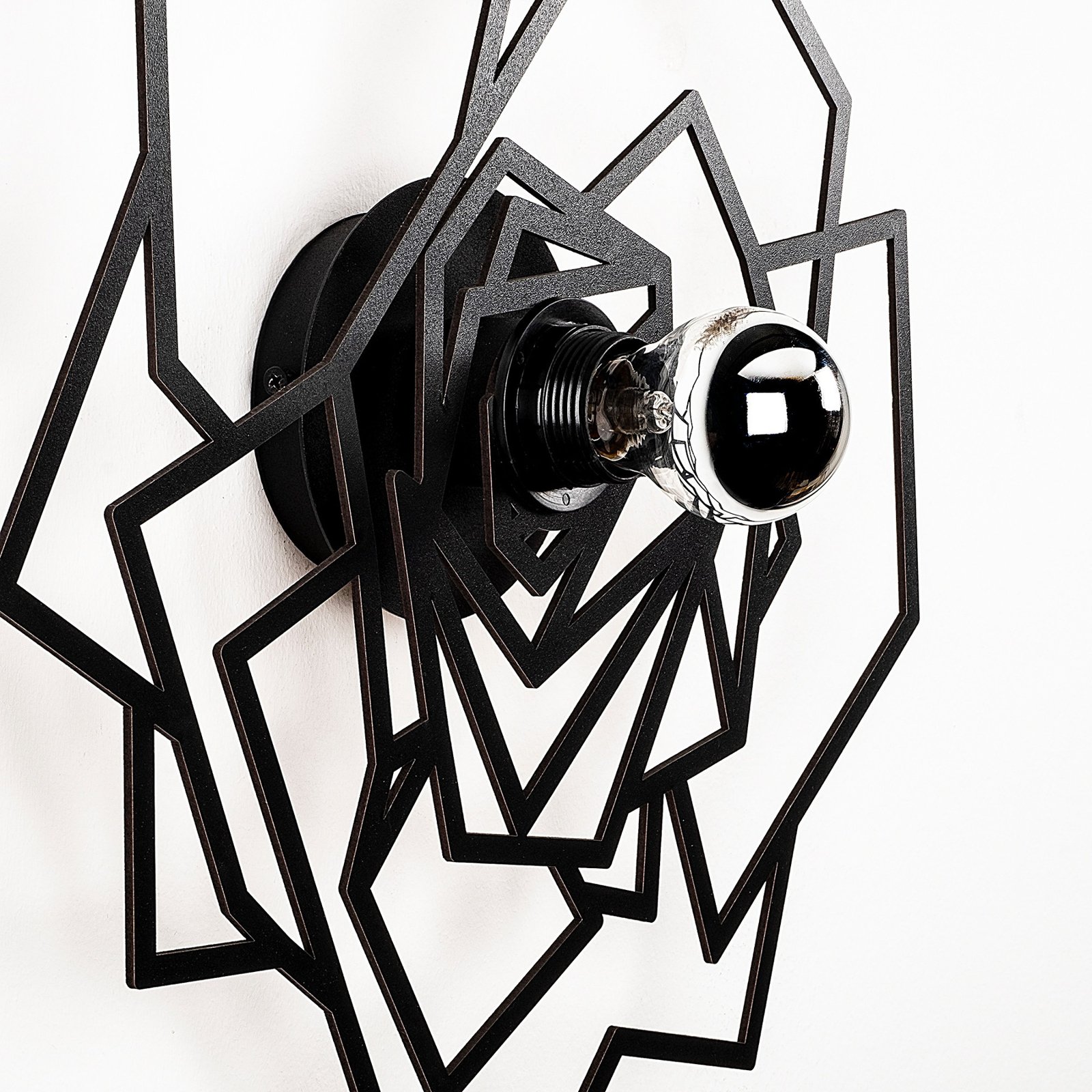 Sienas lampa W-042, melns ziedu dizains, lāzera griezums