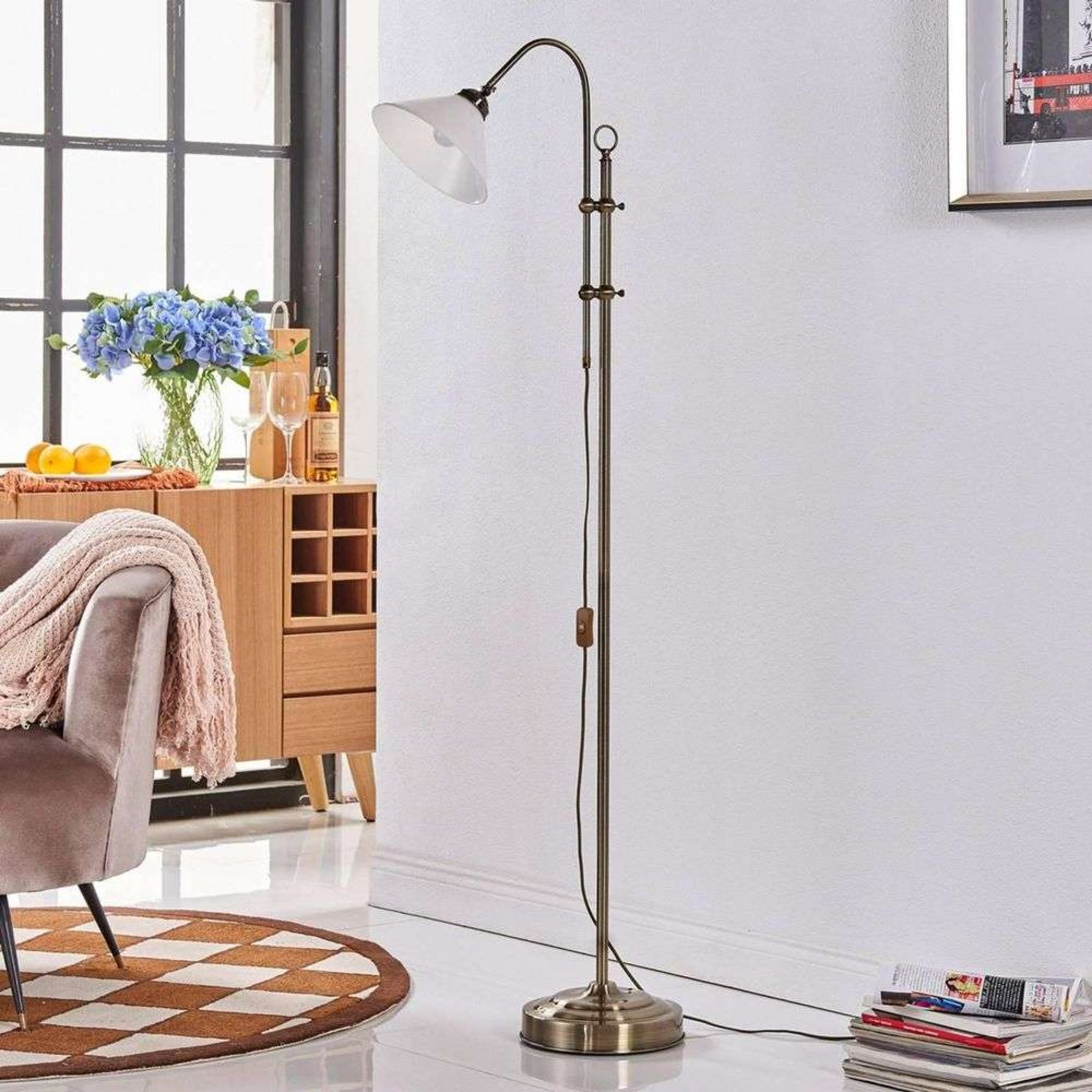 Otis Floor Lamp Opale/Antique Brass - Lindby