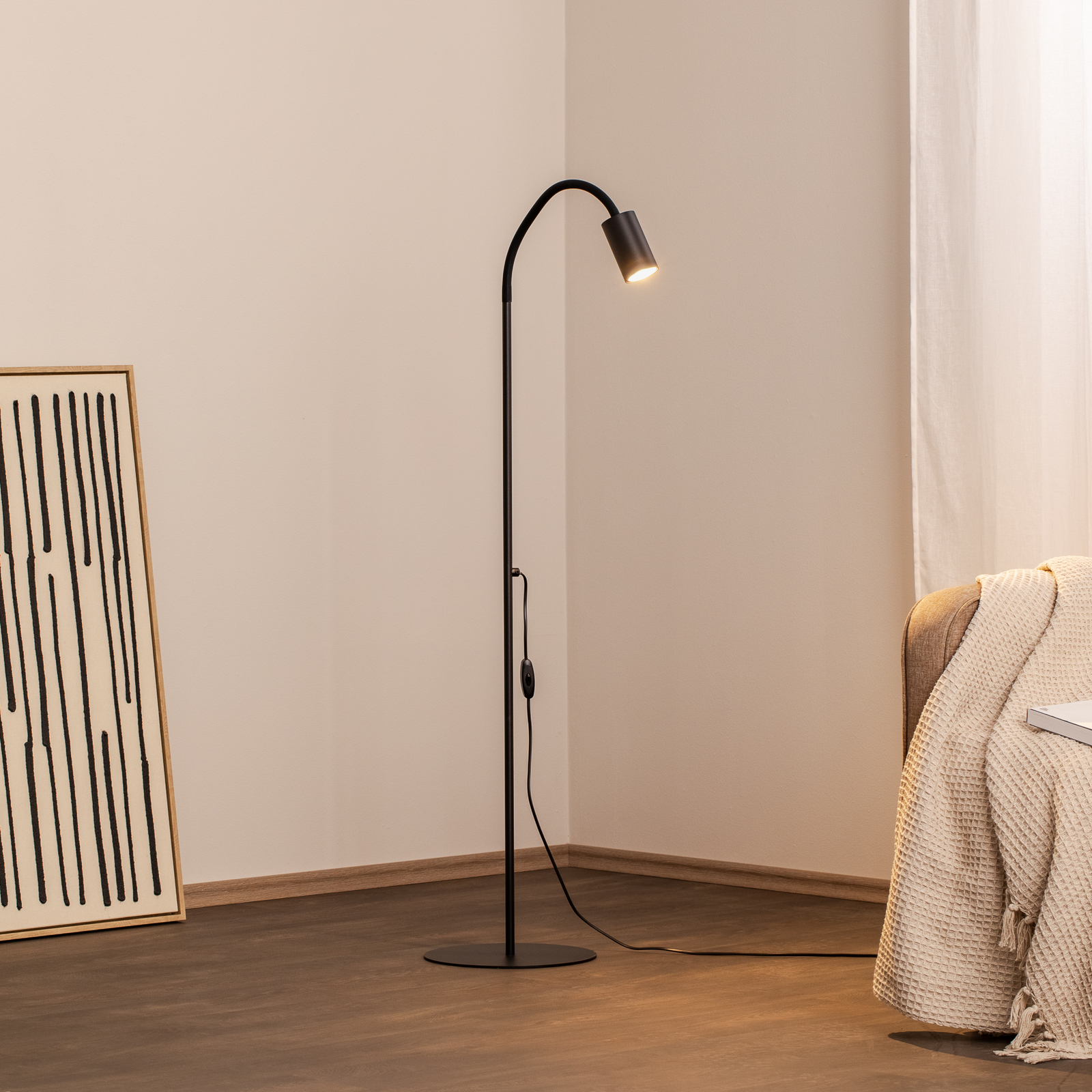 Vloerlamp Eye Flex met flexibele arm, zwart