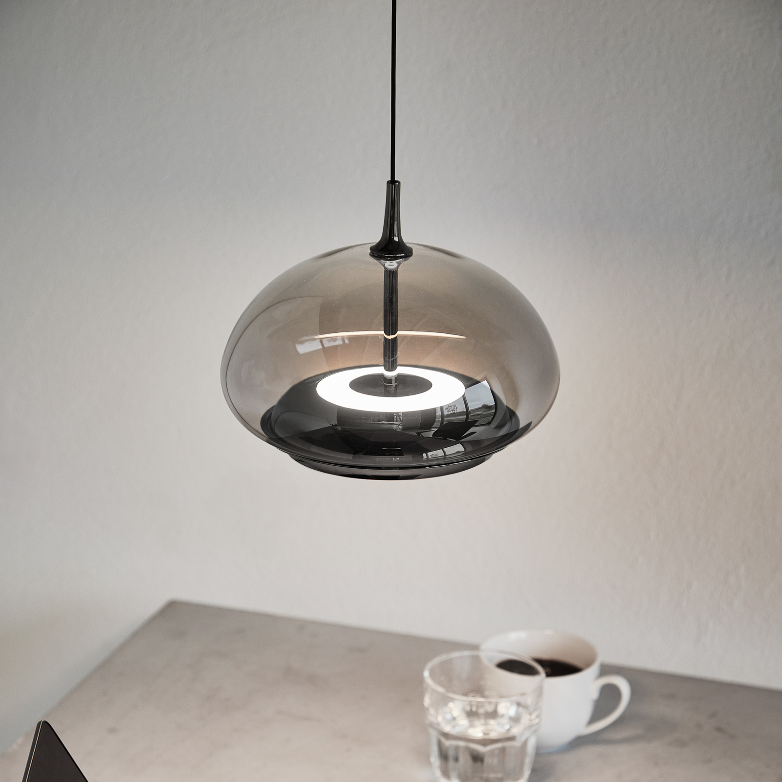 Avalon Pendelleuchte Smoked/Black Chrome - Loom Design