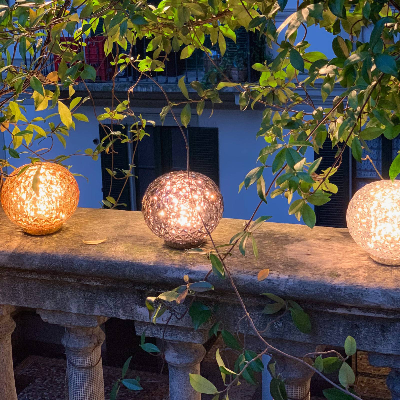 Kartell Mini Planet lampa stołowa szary dym