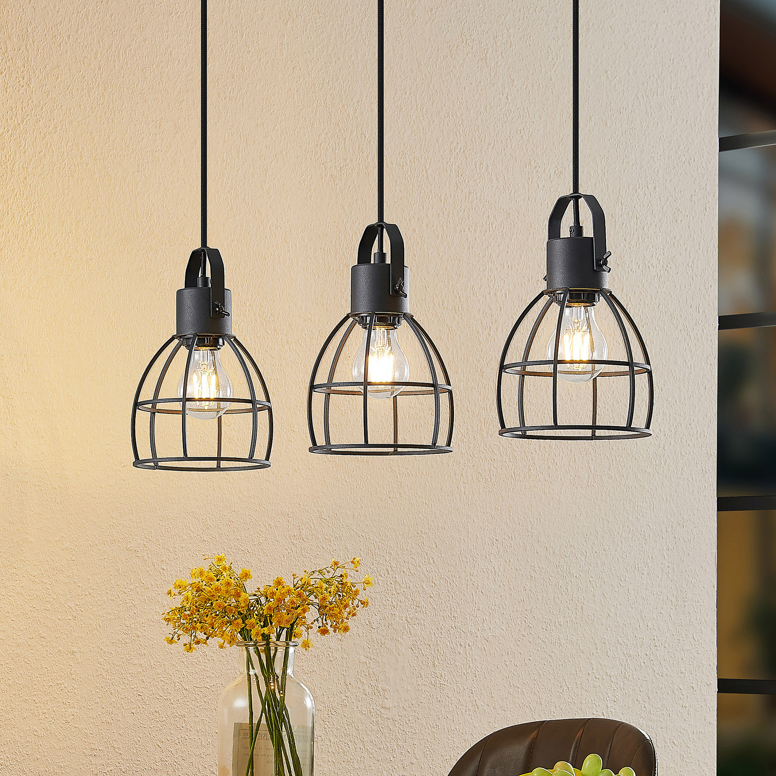 Lindby Flintos lámpara colgante, 3 luces, negro