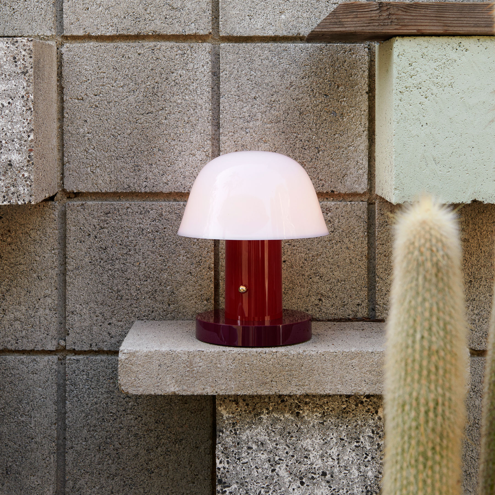 Setago JH27 Portable Tafellamp Maroon/Grape - &Tradition